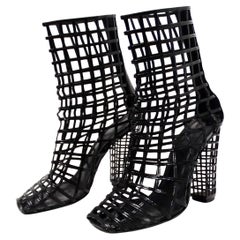 Yves Saint Laurent 2009 Runway - Bottes cage en cuir verni noir