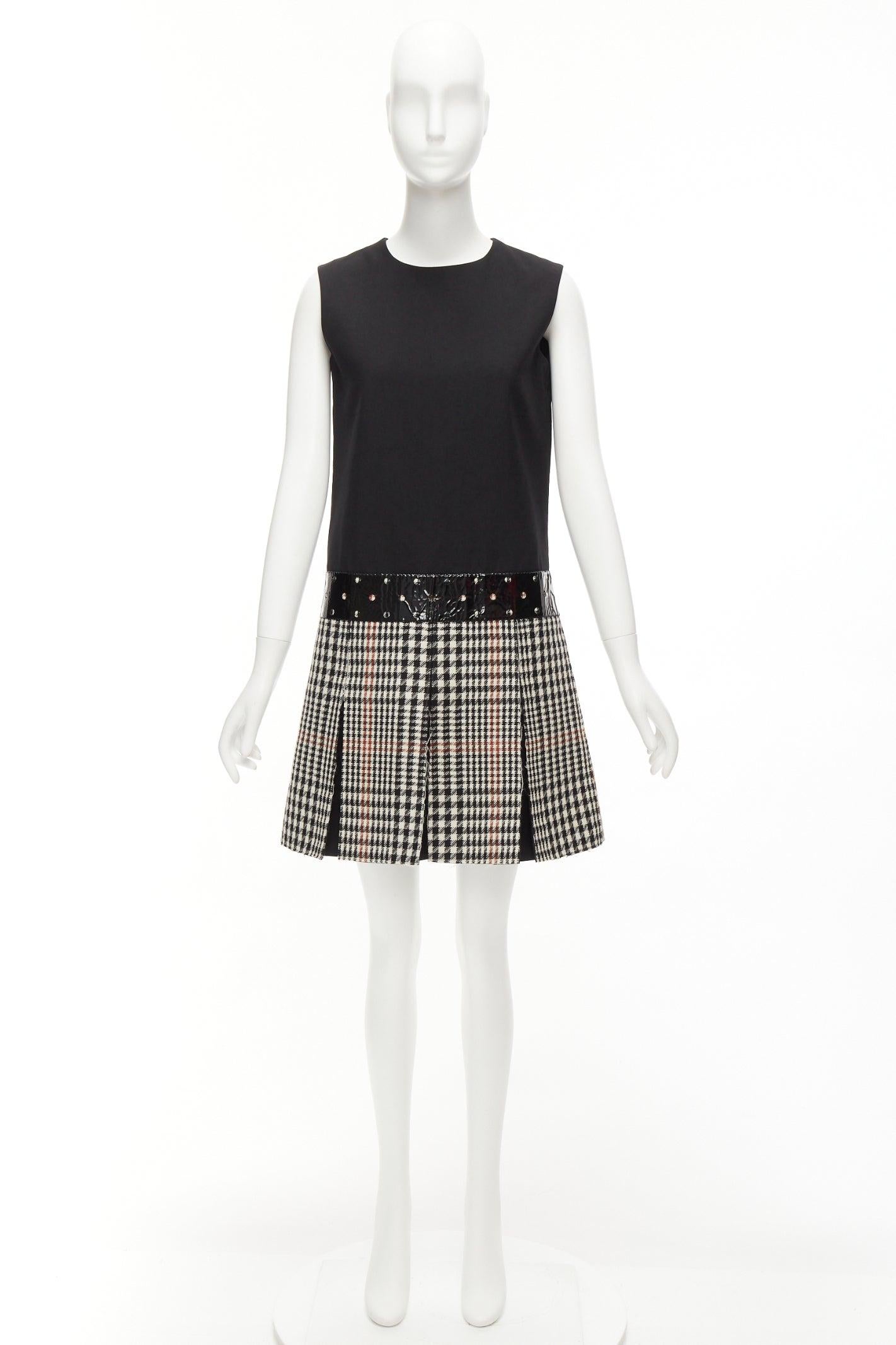 YVES SAINT LAURENT 2011 Pasarela lana negra pata de gallo vestido acampanado FR36 S en venta 5
