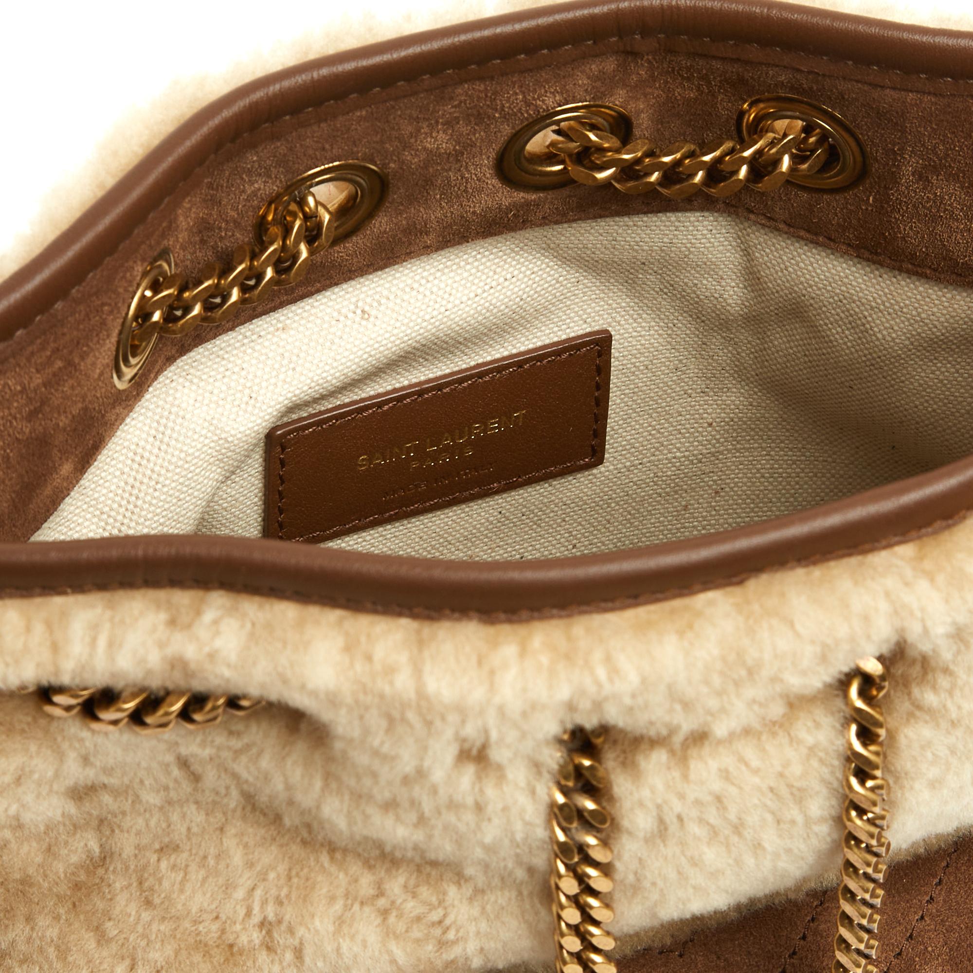 Yves Saint Laurent 2023 Sac Seau Mini Joe Bucket Bag aus Shearling und Wildleder, neu 2