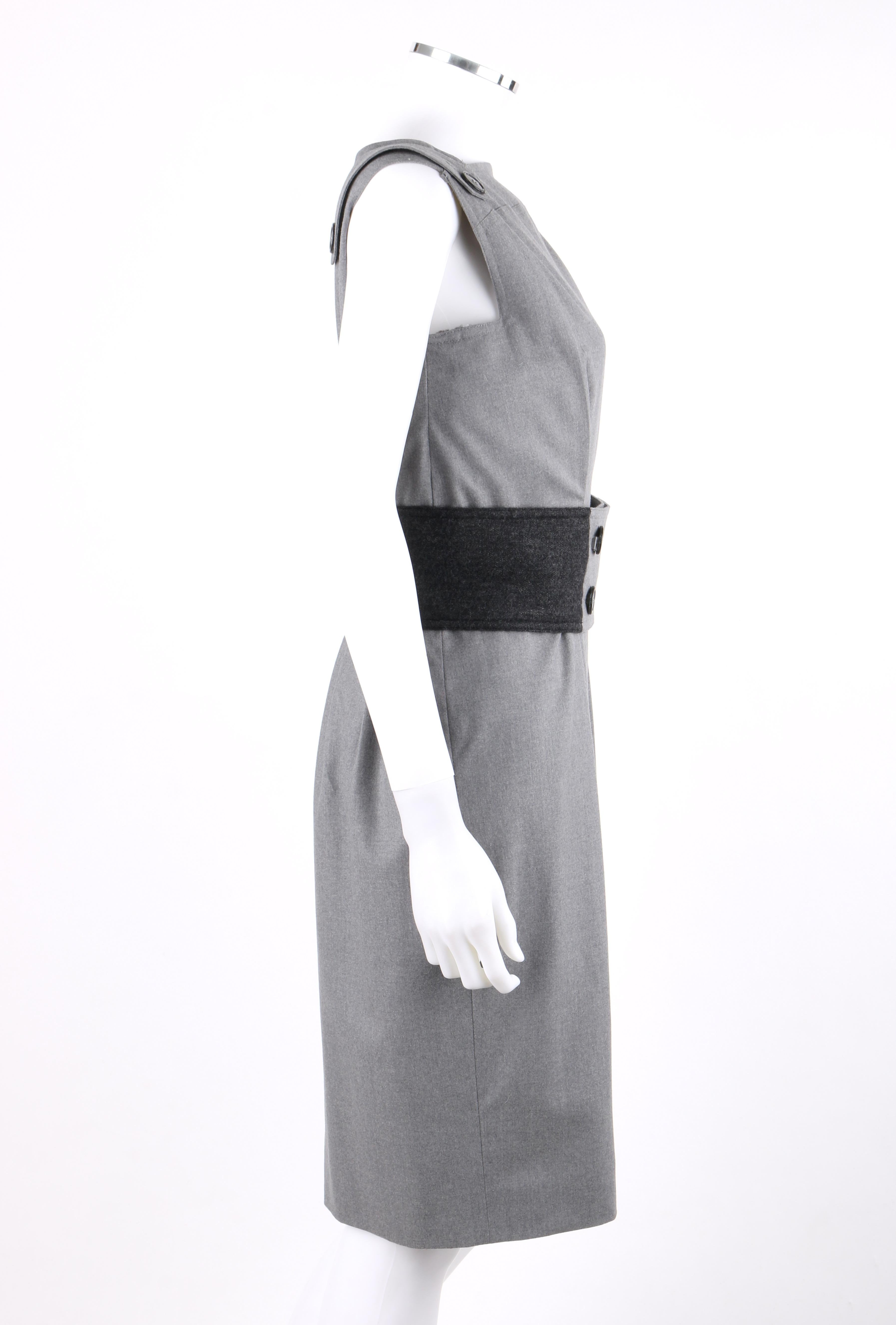 YVES SAINT LAURENT A/W 2007 Gray Button Up Belt Sleeveless Plunge Back Dress YSL In Good Condition For Sale In Thiensville, WI
