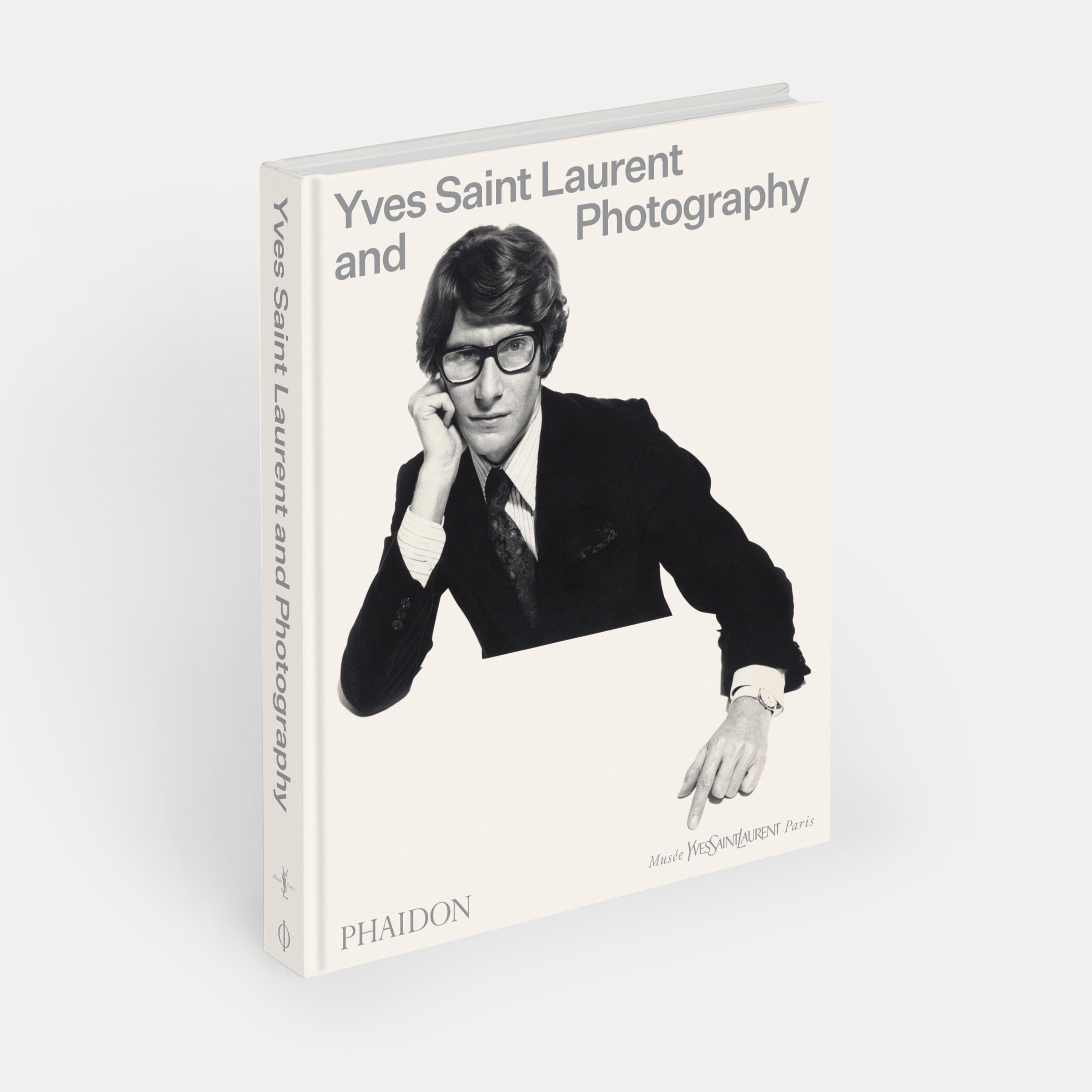 Italiano Yves Saint Laurent e la fotografia in vendita