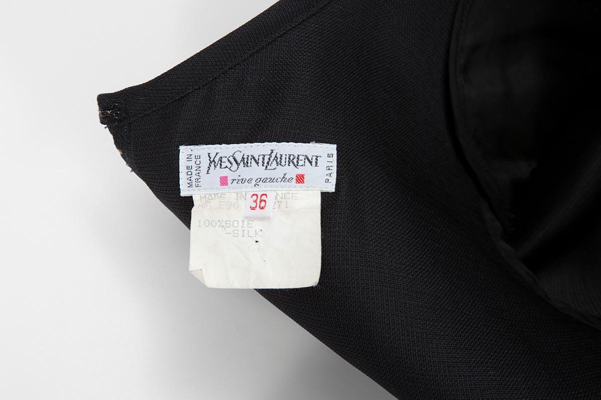 Yves Saint Laurent Laufsteg Asymmetrisches Abendkleid mit geraffter Schleife, SS 1990 im Angebot 11