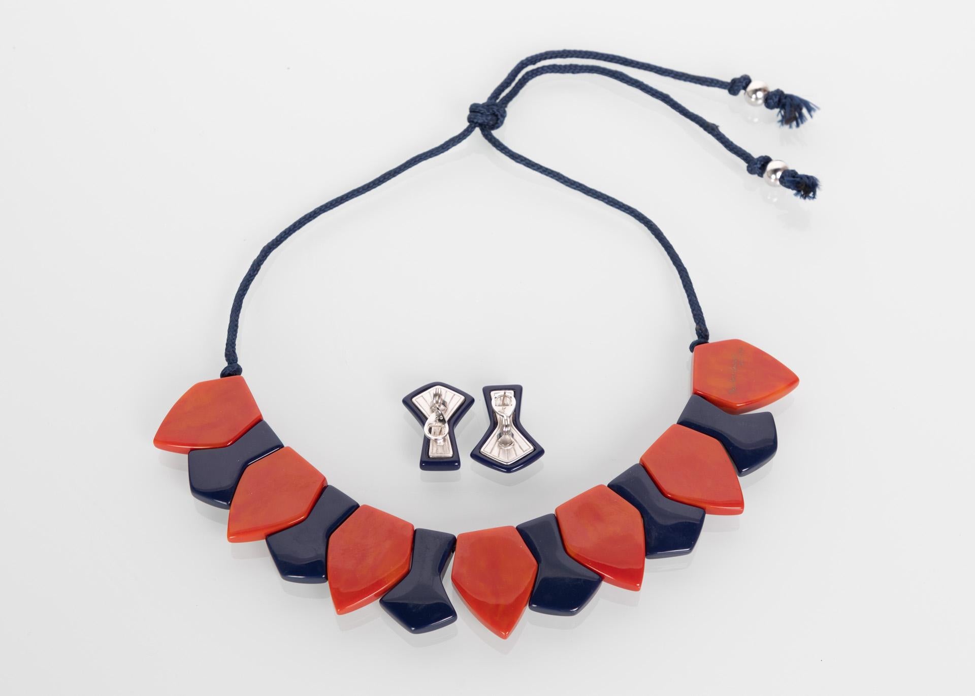 Donna Yves Saint Laurent Set di orecchini e collana in bachelite Edizione limitata YSL, anni '70 in vendita