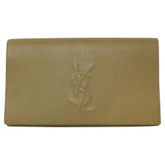 Yves Saint Laurent Clutch in vernice beige
