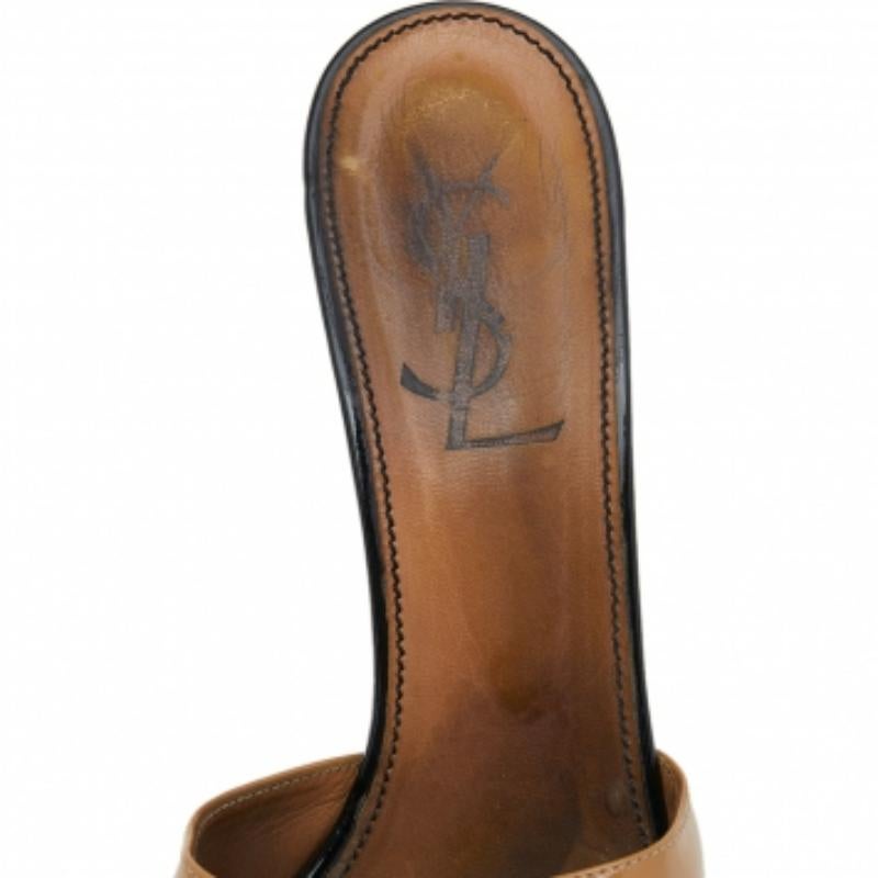 De las mujeres Yves Saint Laurent Sandalias de charol beige con lazo talla 39 en venta