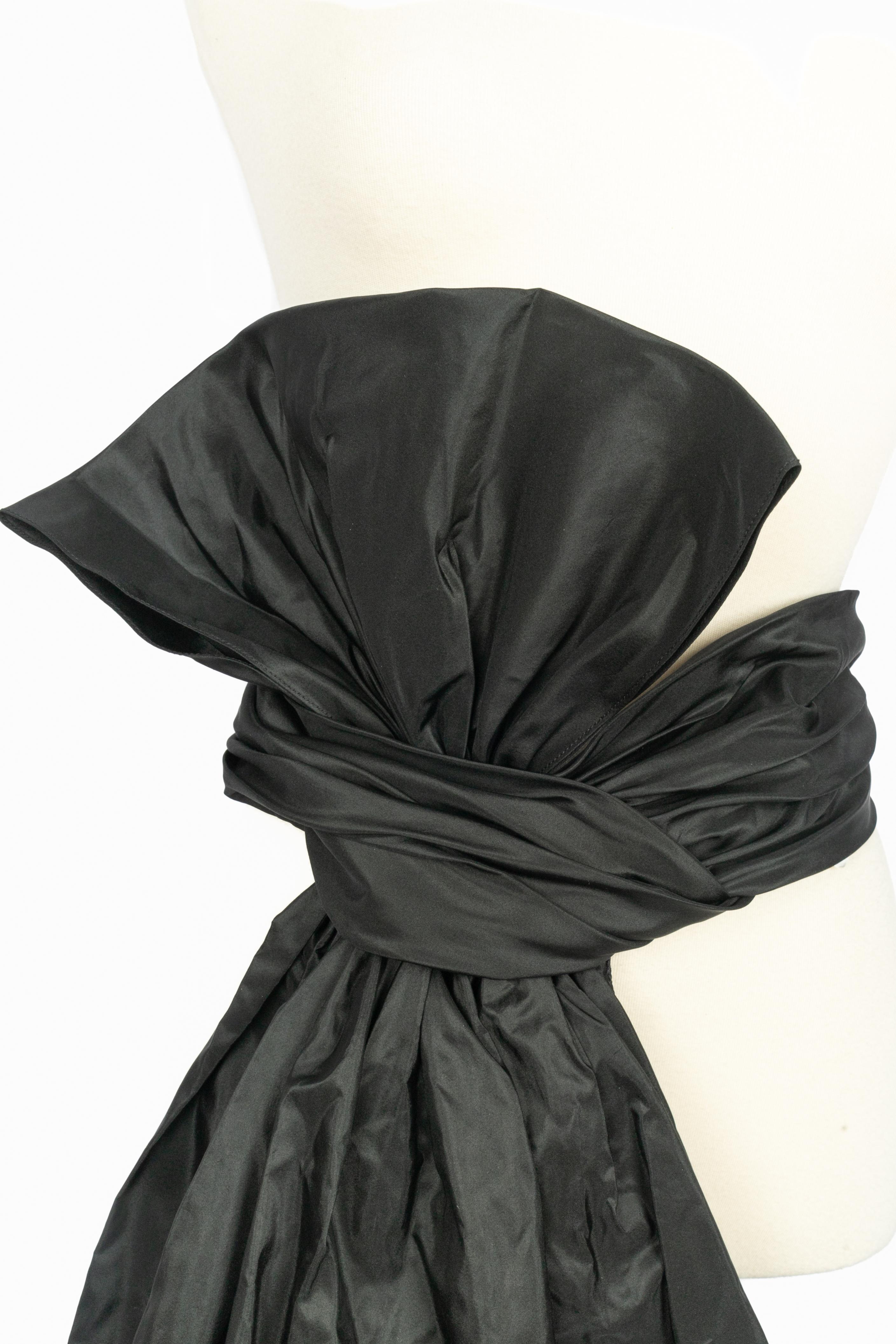 Noir Ceinture Yves Saint Laurent Winter 1987 en vente