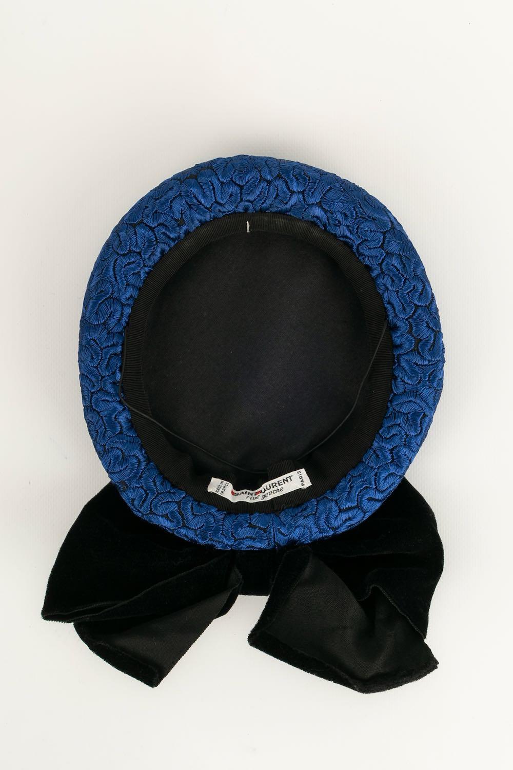 Yves Saint Laurent Black and Blue Hat/Bibi In Excellent Condition For Sale In SAINT-OUEN-SUR-SEINE, FR