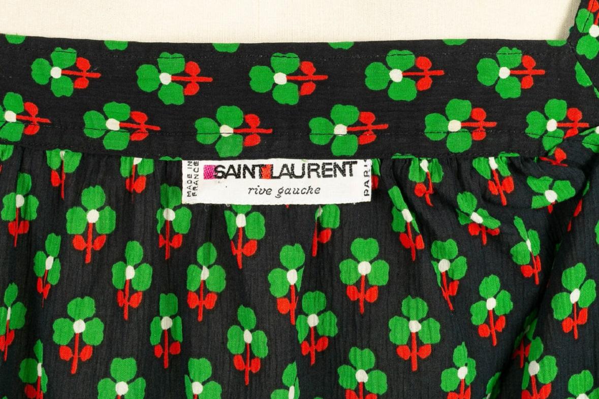 Yves Saint Laurent Top aus schwarzer und grüner Baumwolle im Angebot 5