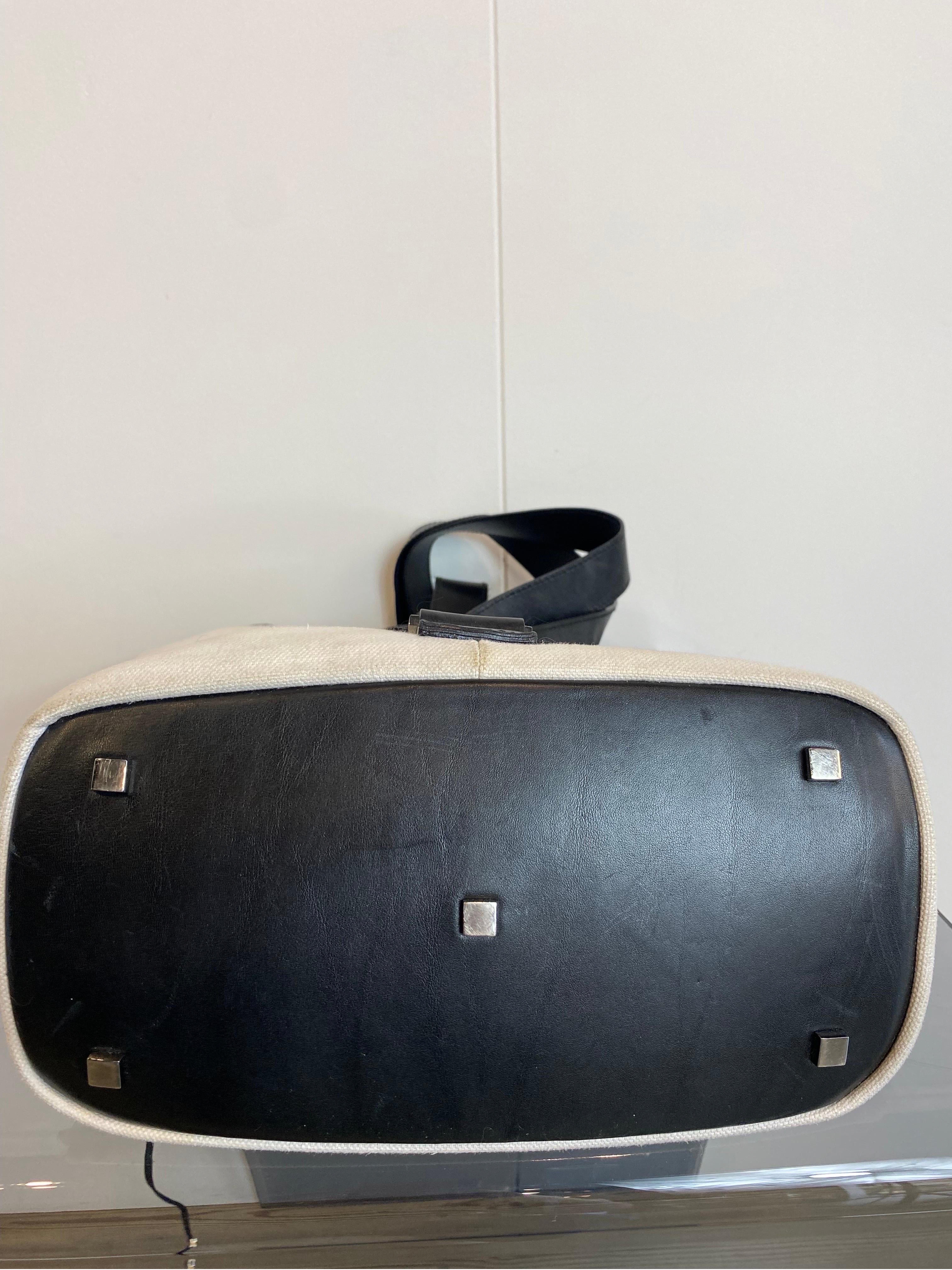 Yves Saint Laurent black and white one shoulder backpack In Good Condition For Sale In Carnate, IT