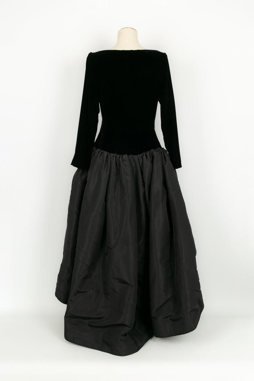Yves Saint Laurent Black Asymmetric Dress in Velvet and Faille In Excellent Condition For Sale In SAINT-OUEN-SUR-SEINE, FR
