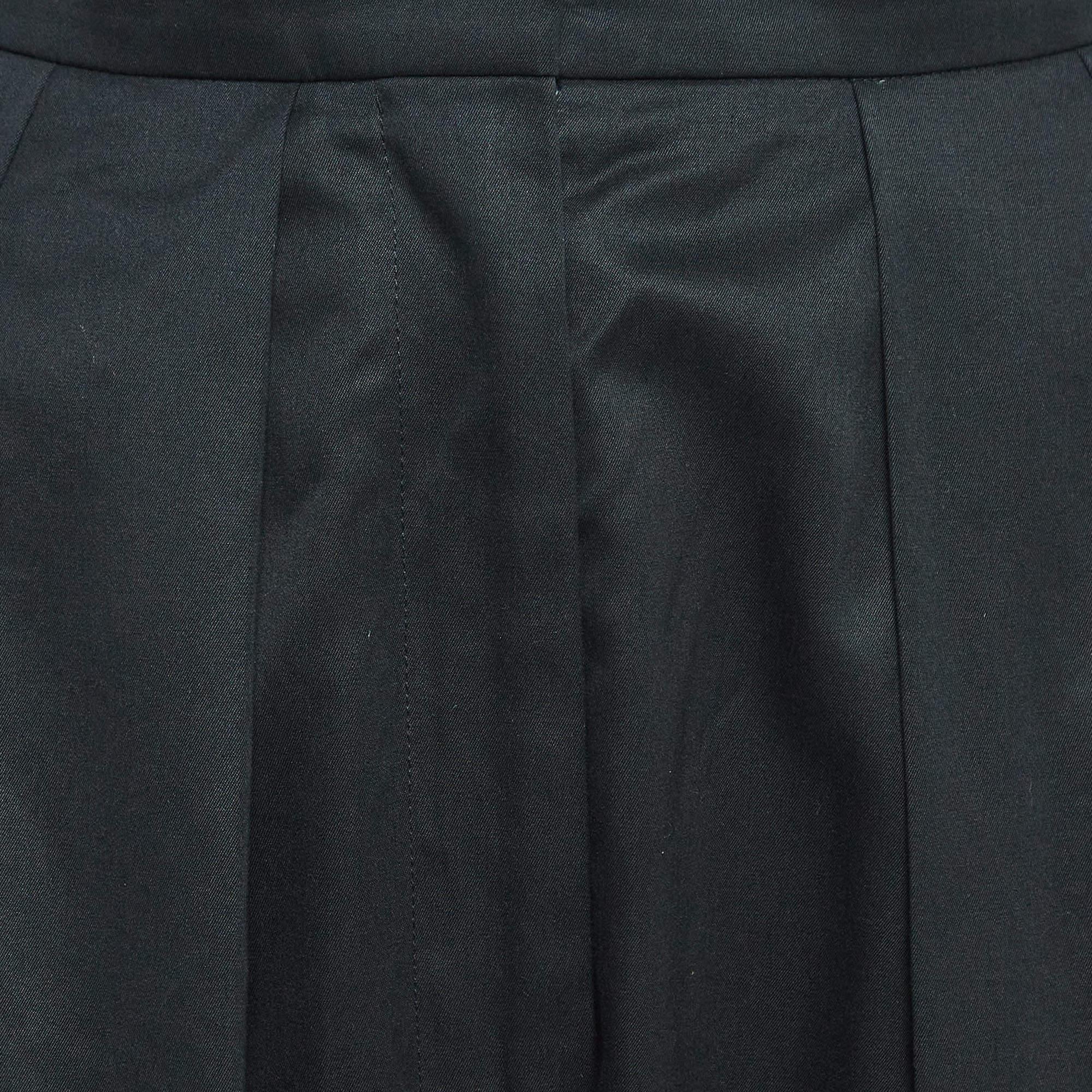 Yves Saint Laurent Black Cotton Pleated Trousers S In Good Condition In Dubai, Al Qouz 2