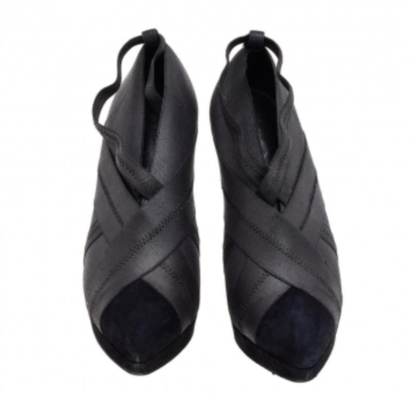 Yves Saint Laurent Bottines en daim et bandage élastique noir Taille 39.5 en vente 1