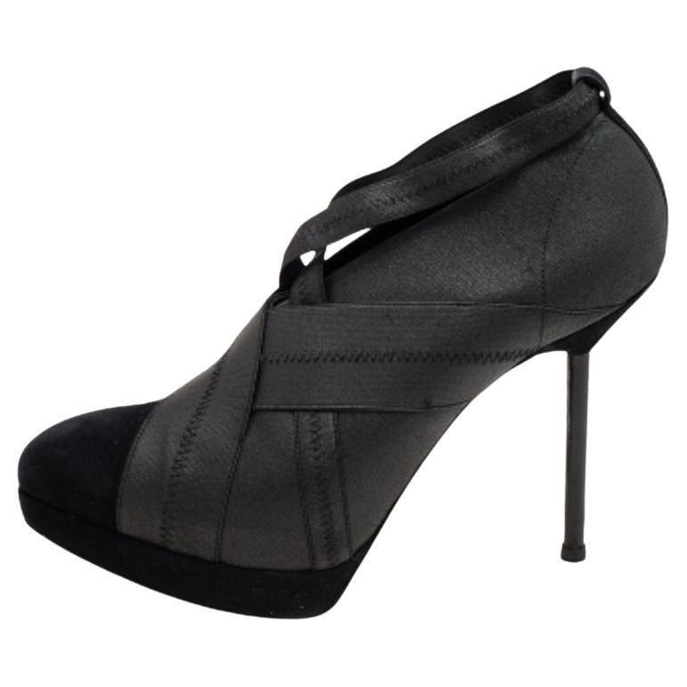 Yves Saint Laurent Bottines en daim et bandage élastique noir Taille 39.5 en vente