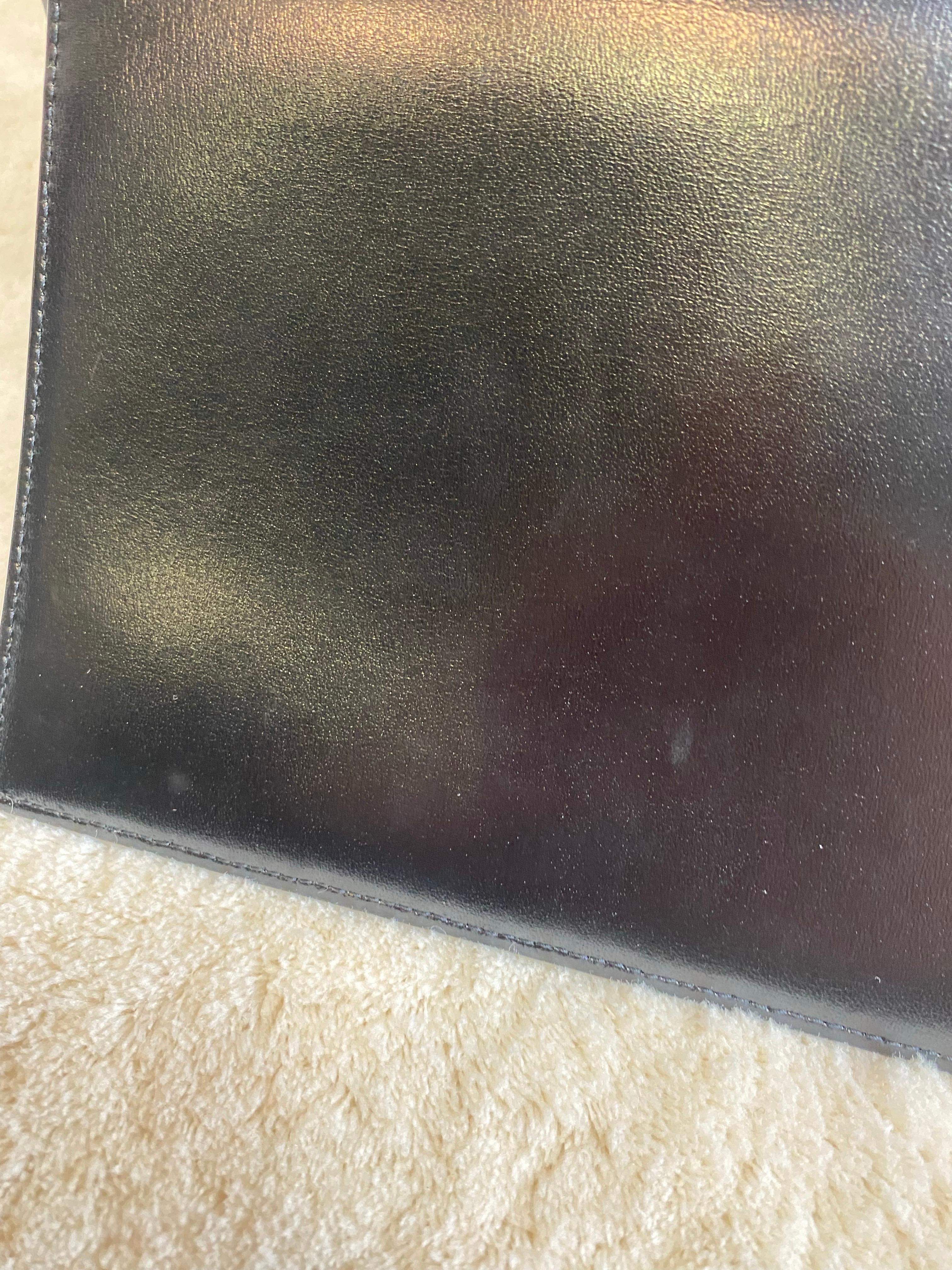 Women's or Men's Yves Saint Laurent black envelope. For Sale
