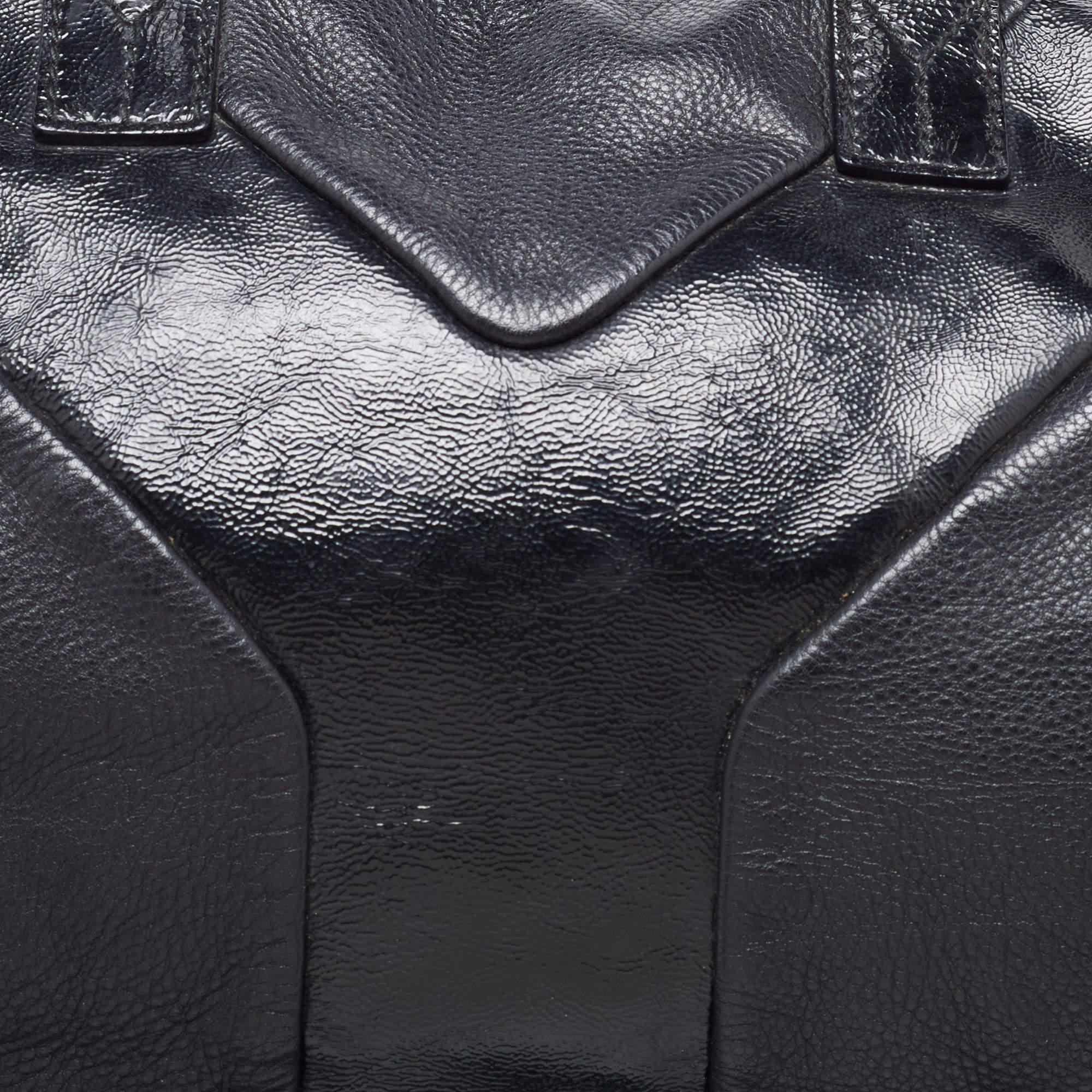 Yves Saint Laurent Medium Easy Y Tasche aus schwarzem Leder und Lackleder im Angebot 4
