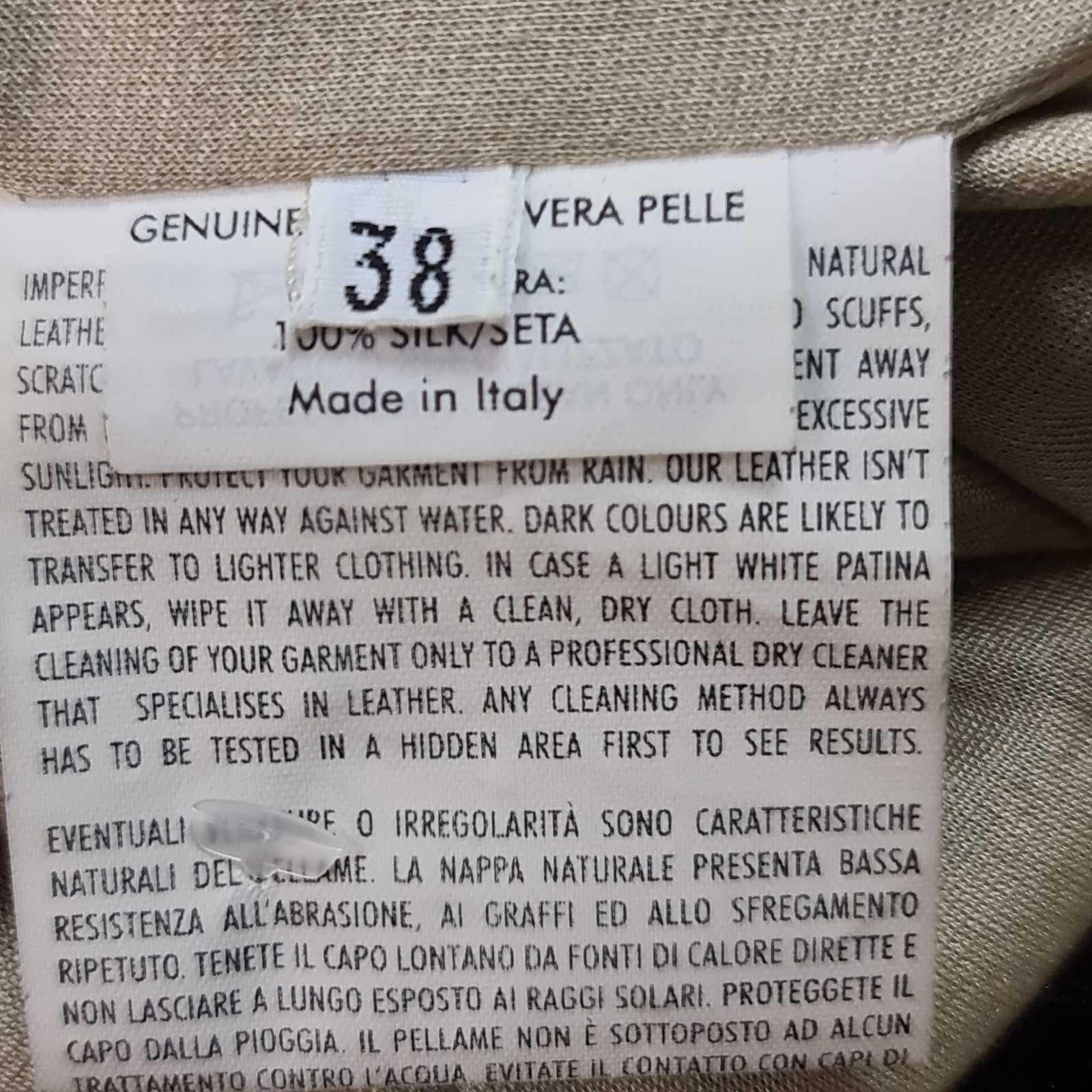 Noir Yves Saint Laurent Veste de motard en cuir noir - Taille 38 en vente