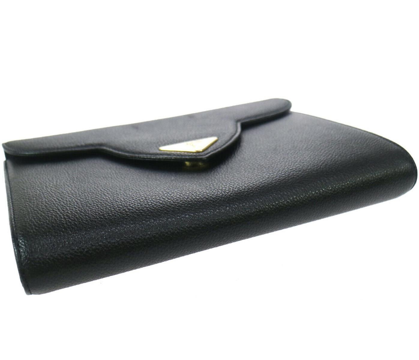 Yves Saint Laurent Black Leather Gold Logo Envelope Evening Flap Clutch Bag In Good Condition In Chicago, IL