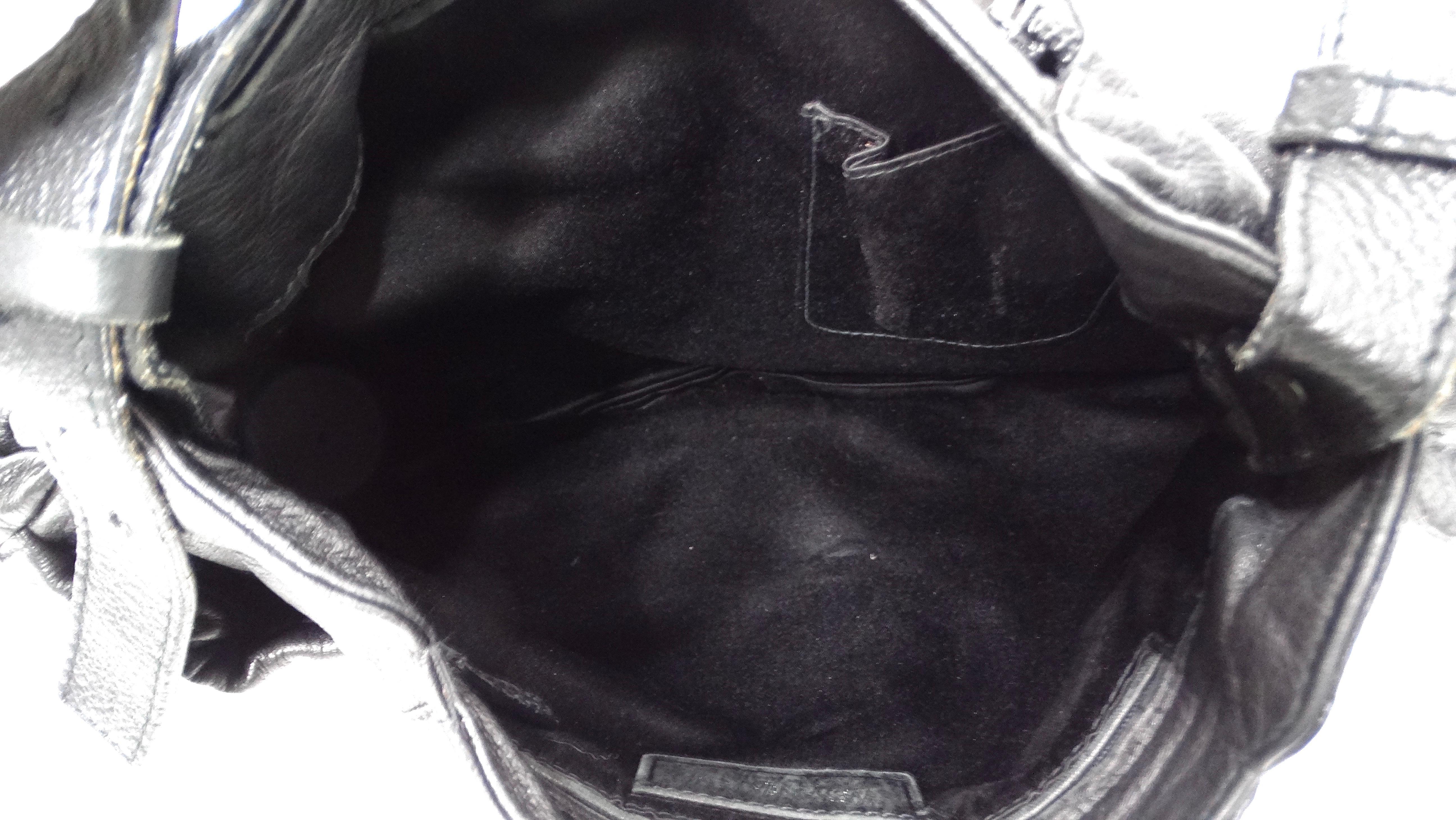 Yves Saint Laurent Borsa a tracolla in pelle nera Mala Mala Horn, circa 2 anni fa in vendita 10