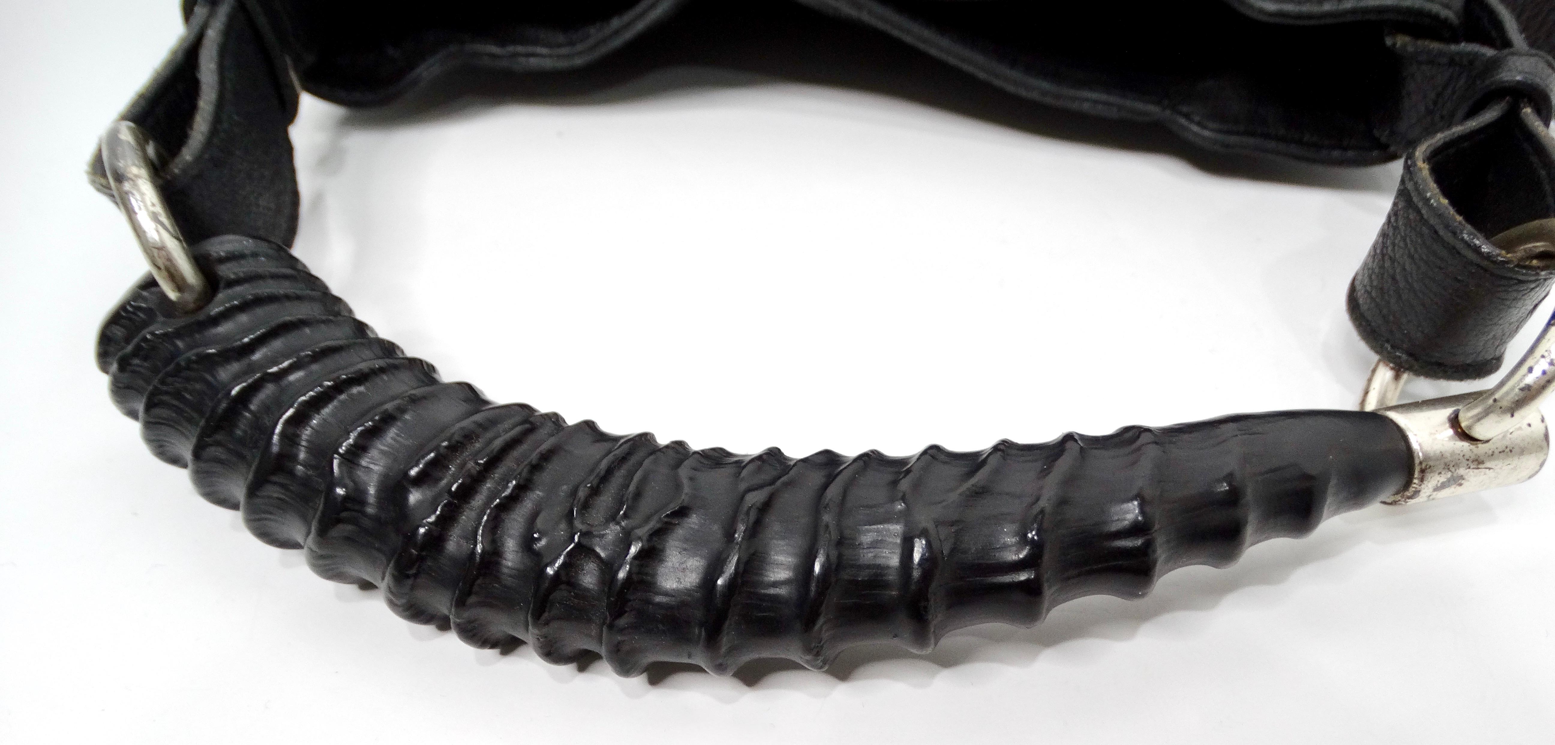 Yves Saint Laurent Borsa a tracolla in pelle nera Mala Mala Horn, circa 2 anni fa in vendita 3