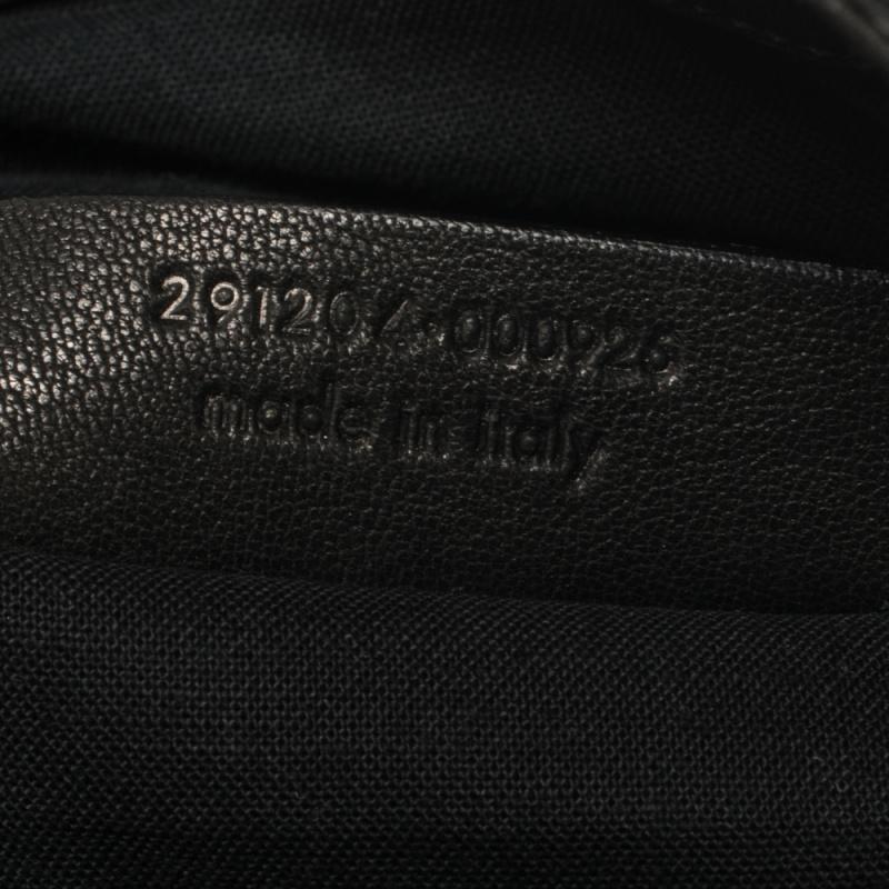 Yves Saint Laurent Sac à bandoulière Cabas Chyc en cuir noir de taille moyenne 4