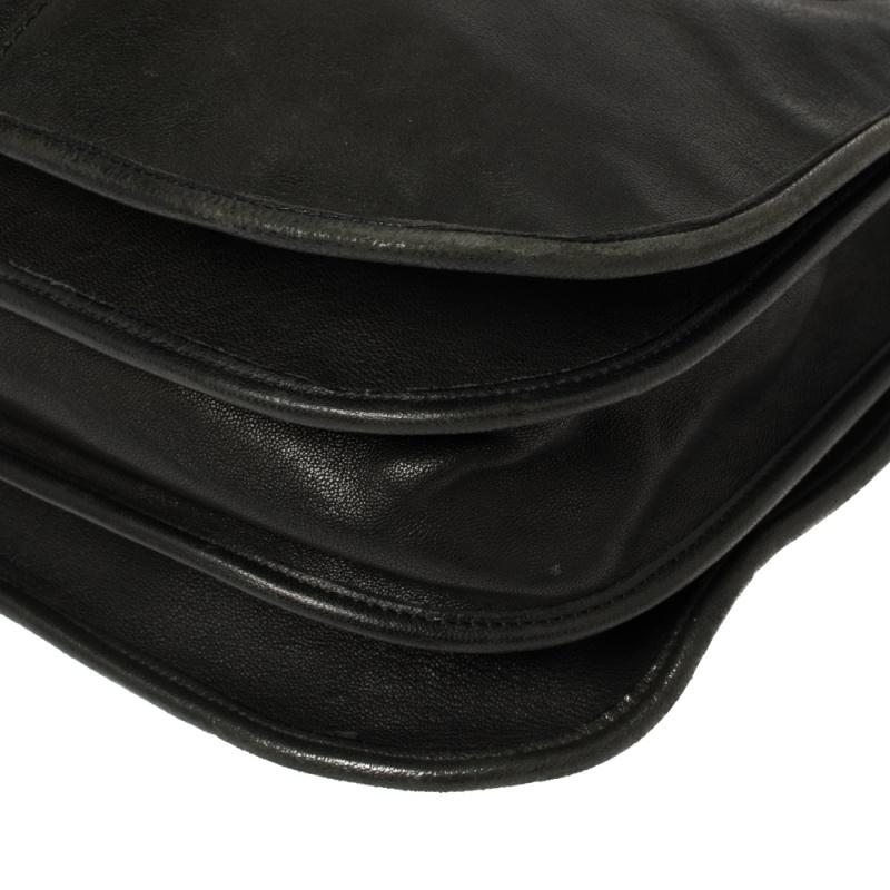 Yves Saint Laurent Sac à bandoulière Cabas Chyc en cuir noir de taille moyenne 2
