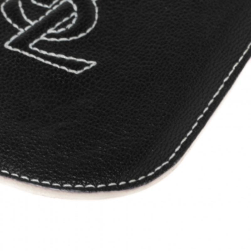 Yves Saint Laurent - Cover in pelle nera per telefono in vendita 3