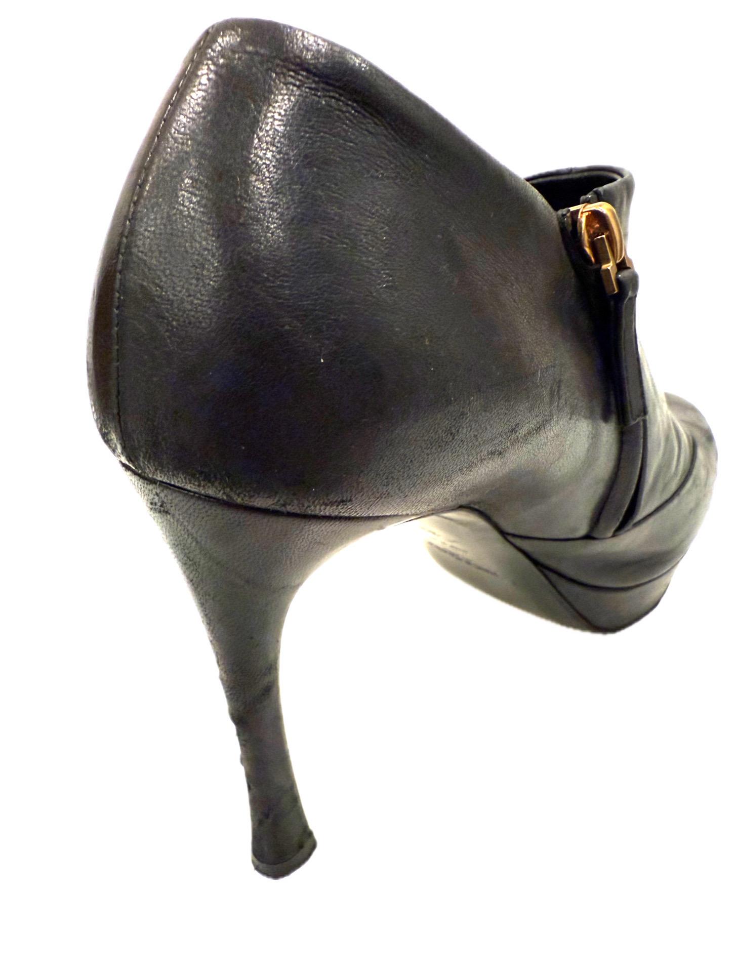Yves Saint Laurent - Bottines à plateforme en cuir noir FW11 - Fermeture éclair en or - Taille 39 en vente 6