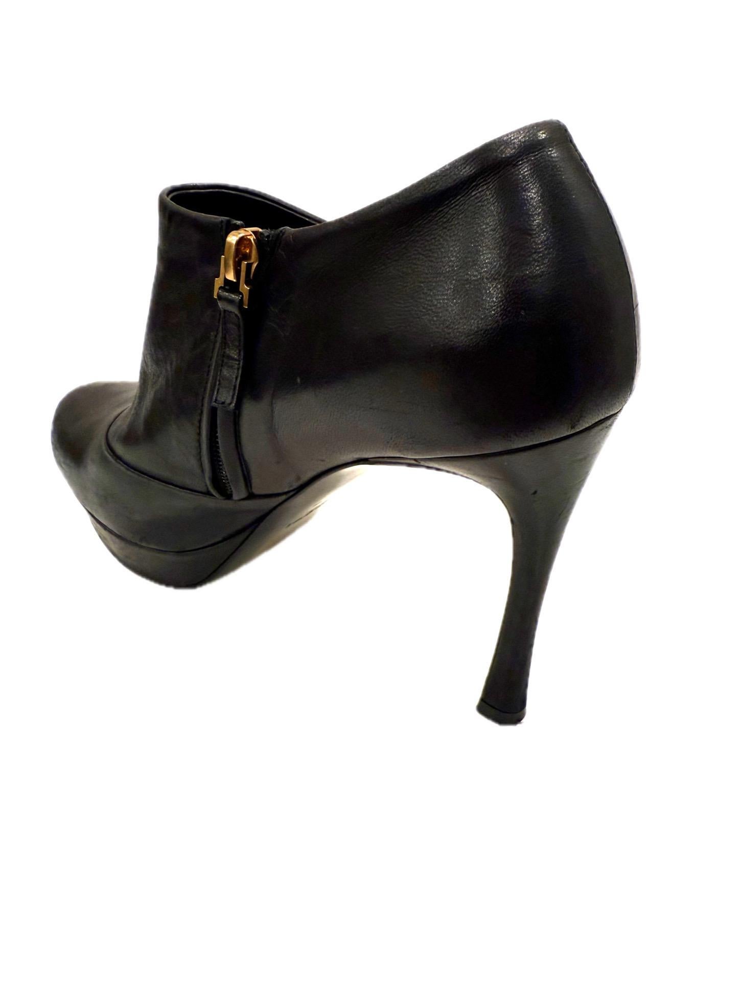 Yves Saint Laurent - Bottines à plateforme en cuir noir FW11 - Fermeture éclair en or - Taille 39 en vente 7