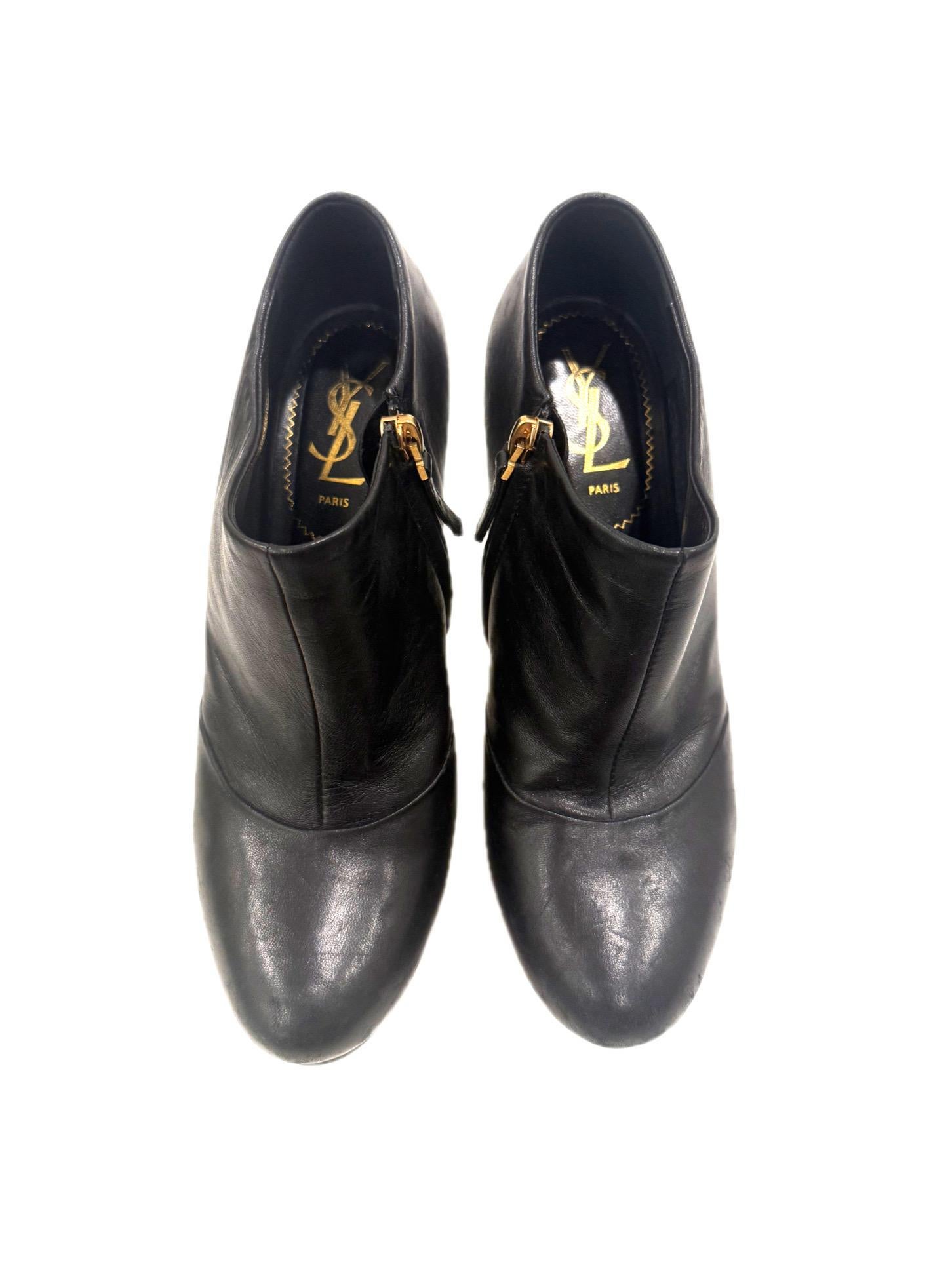 Noir Yves Saint Laurent - Bottines à plateforme en cuir noir FW11 - Fermeture éclair en or - Taille 39 en vente