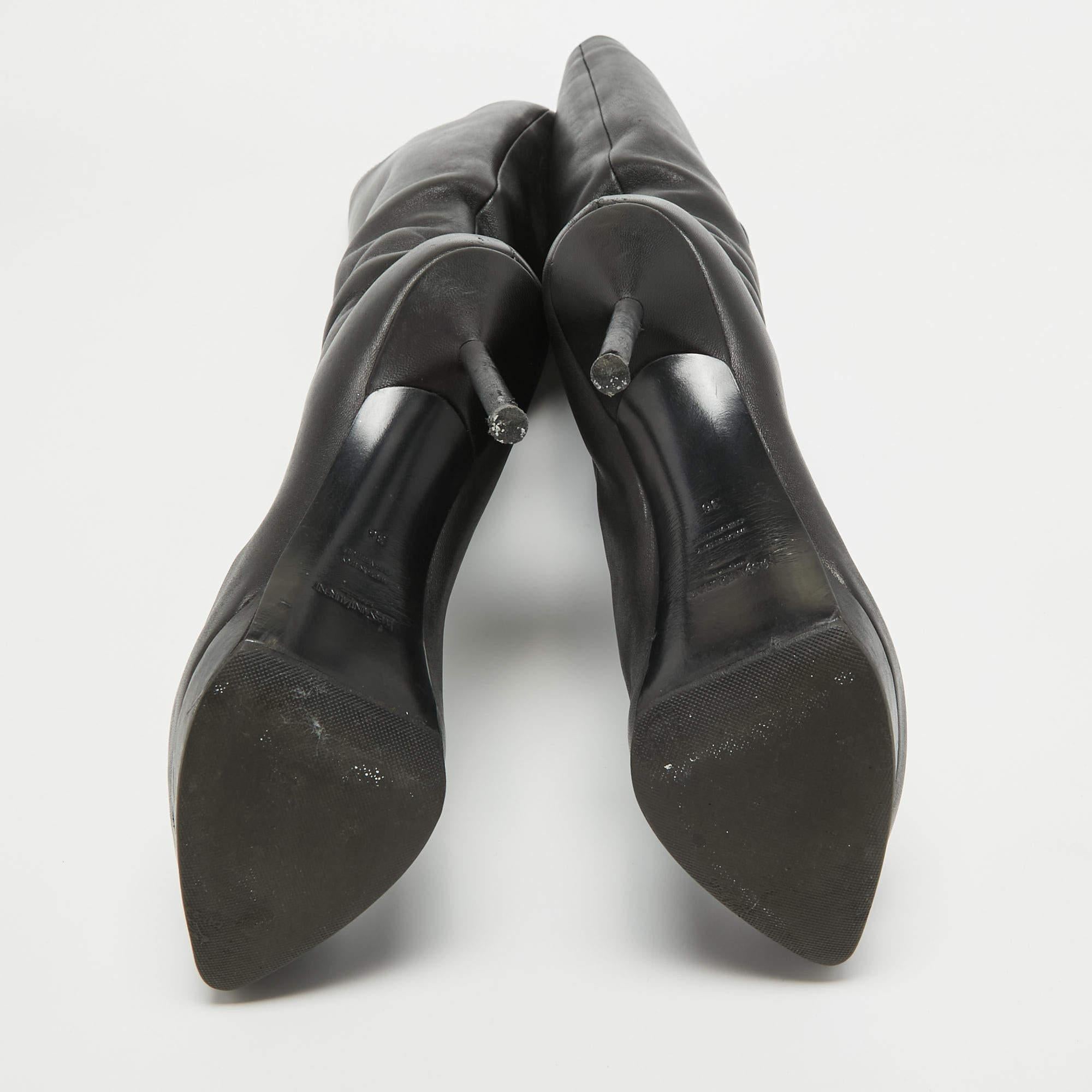 Yves Saint Laurent Schwarze knielange Plateaustiefel aus Leder Größe 36 im Angebot 2