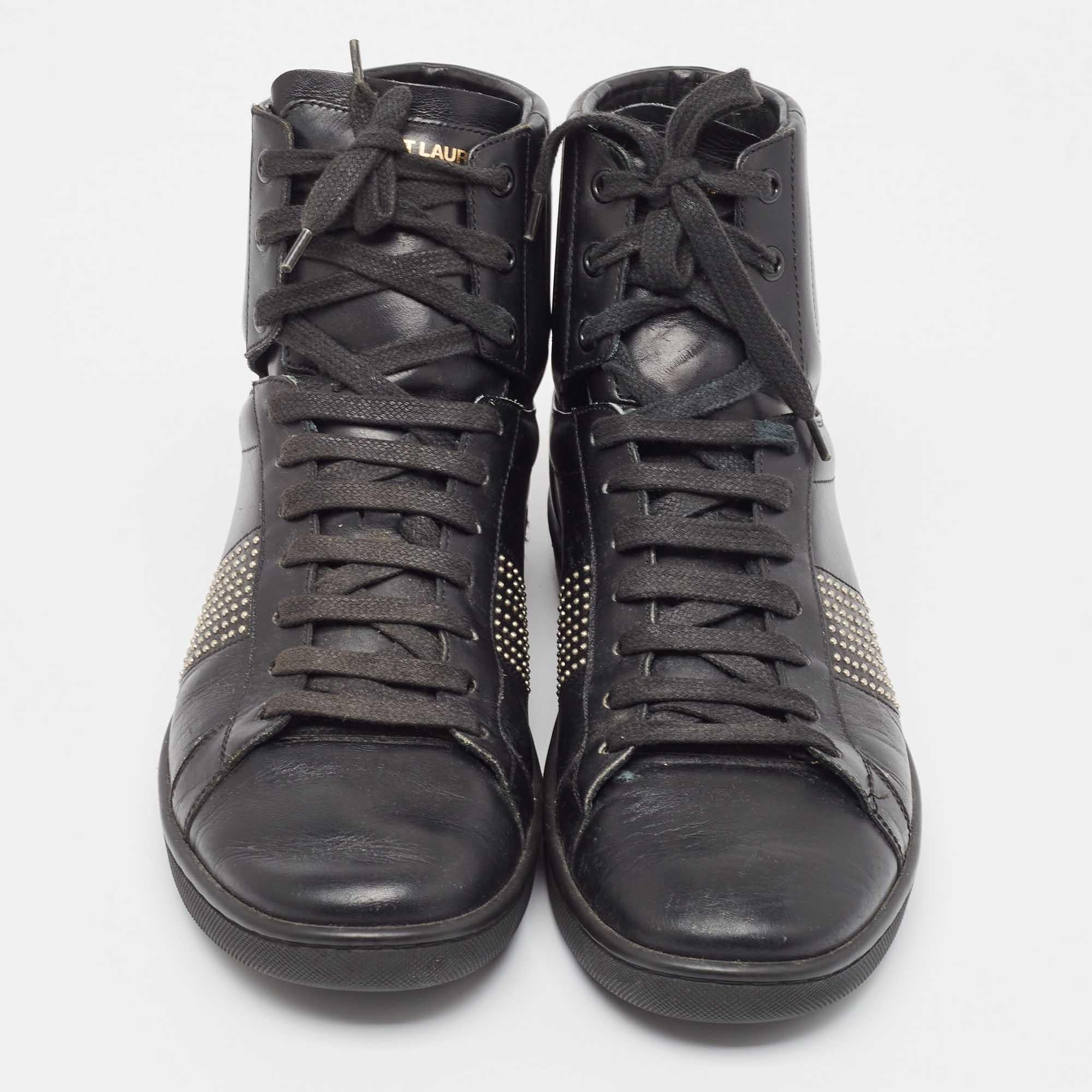 Yves Saint Laurent Black Leather Studded High Top Sneakers Size 42 In Good Condition In Dubai, Al Qouz 2