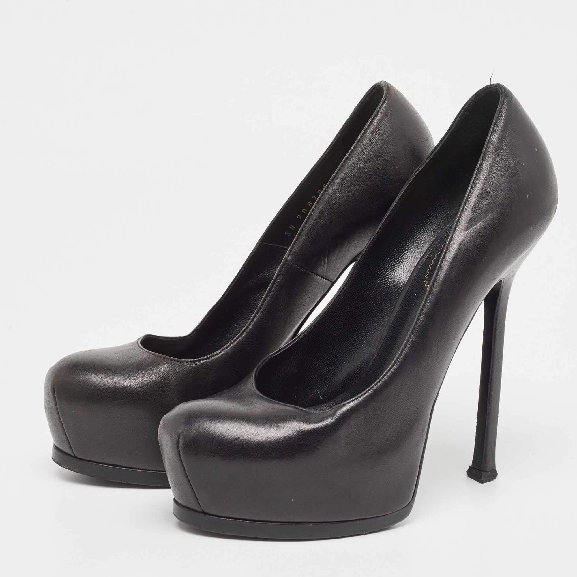 The fashion house's tradition of excellence, coupled with modern design sensibilities, works to make these YSL pumps a fabulous choice. They'll help you deliver a chic look with ease.