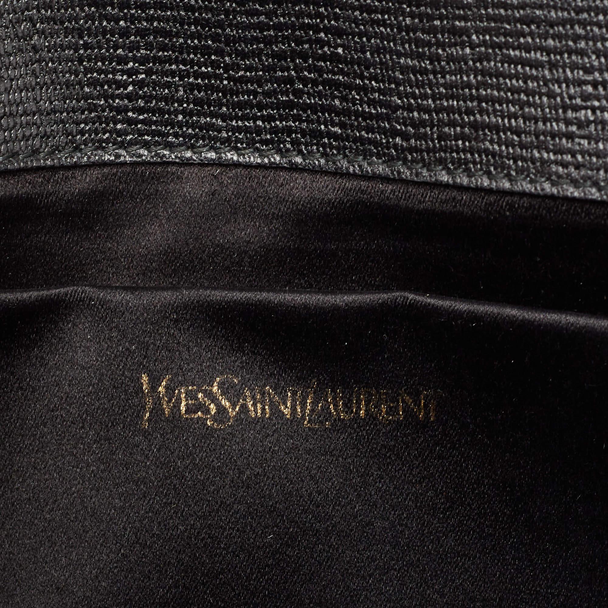 Yves Saint Laurent Black Leather Y-Ligne Clutch For Sale 4