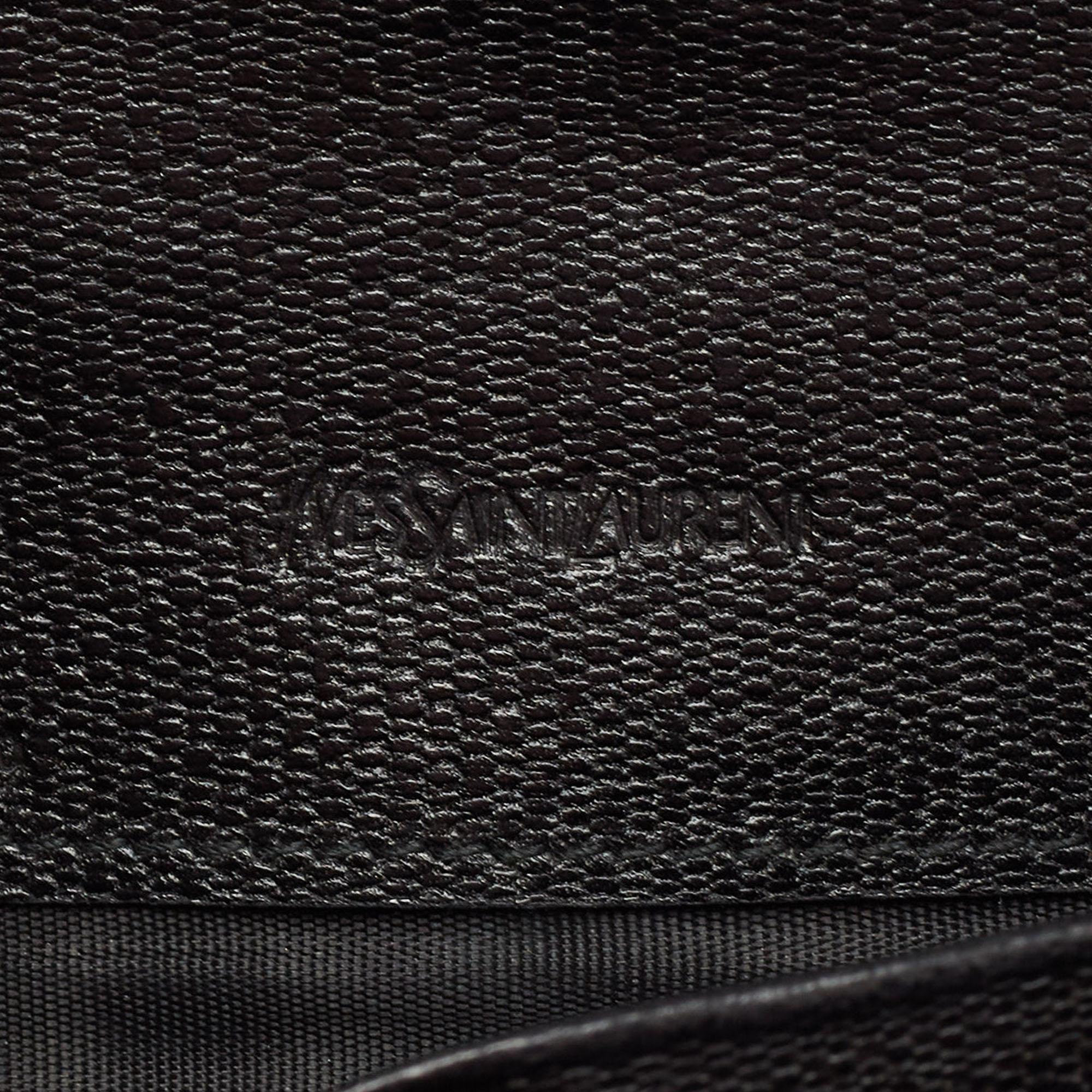 Yves Saint Laurent Black Leather Y Line Flap Continental Wallet In Good Condition For Sale In Dubai, Al Qouz 2