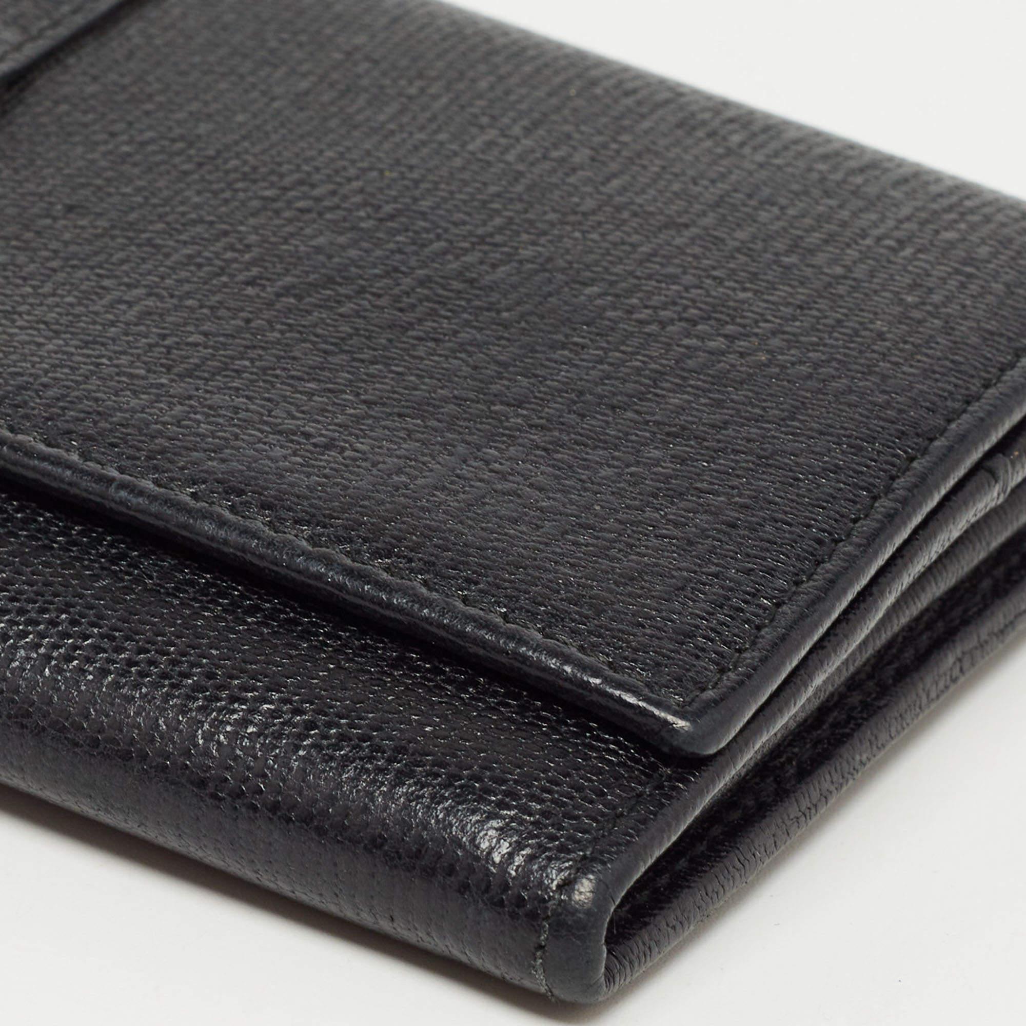 Yves Saint Laurent Portefeuille continental à rabat en cuir noir Y Line 1