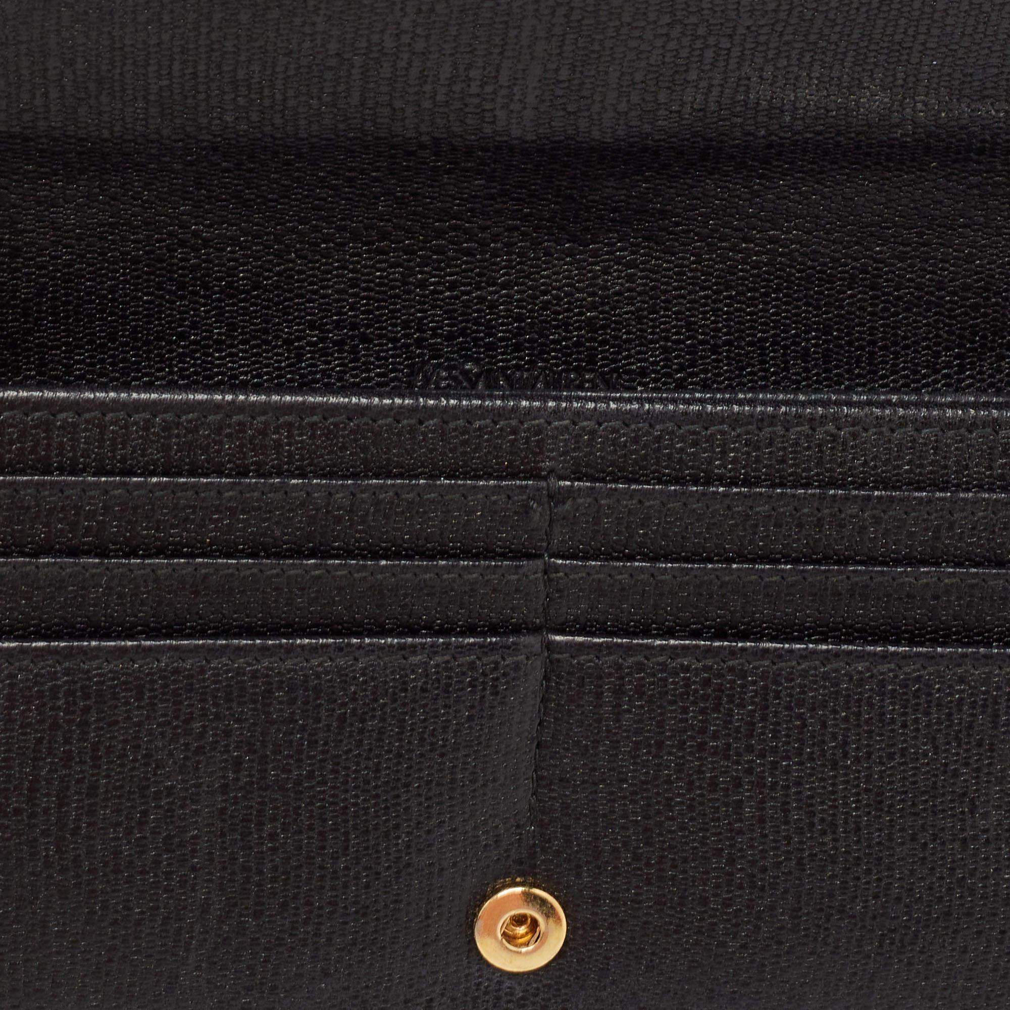 Yves Saint Laurent Portefeuille continental à rabat en cuir noir Y Line 4