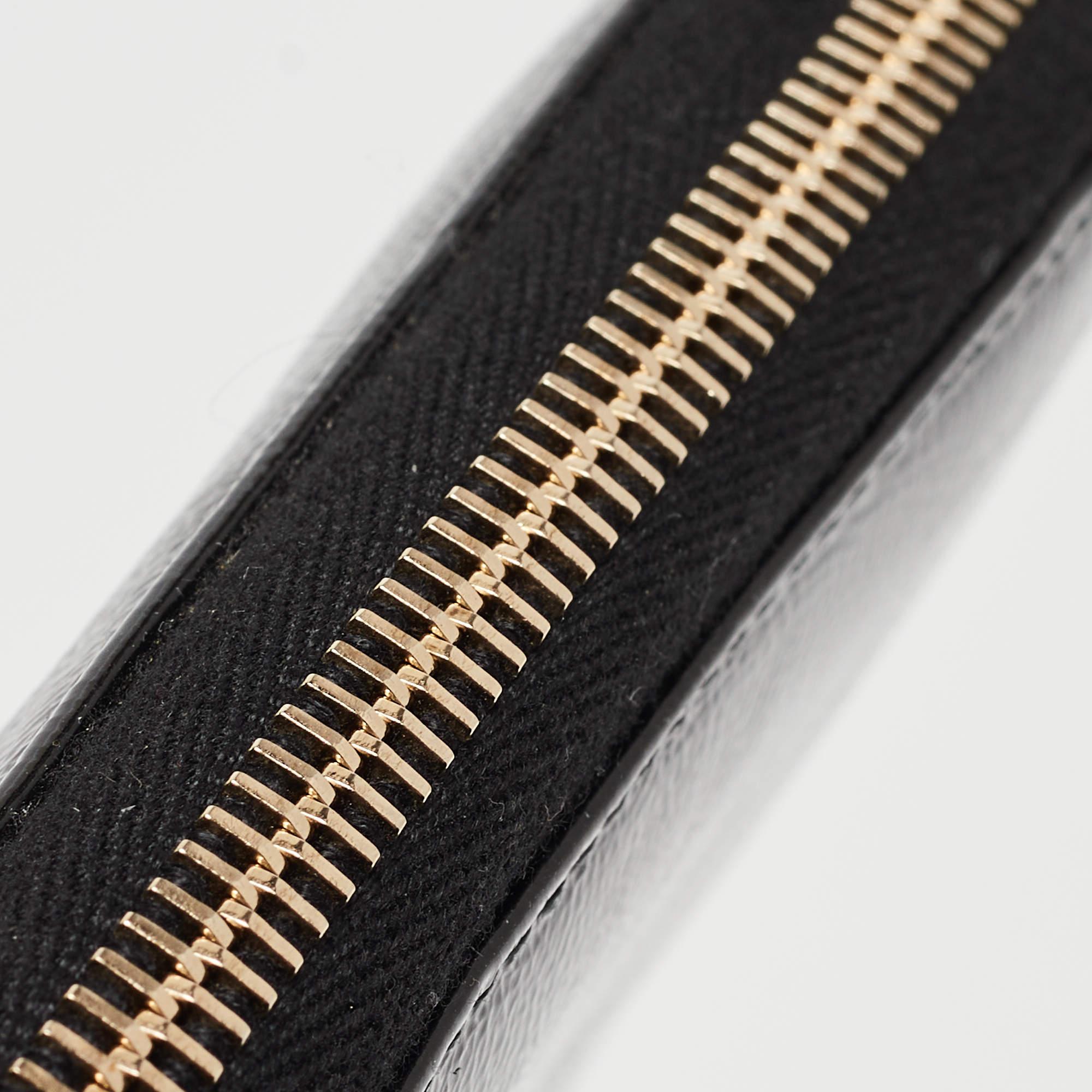 Yves Saint Laurent Black Patent Leather Belle De Jour Zip Around Wallet For Sale 7