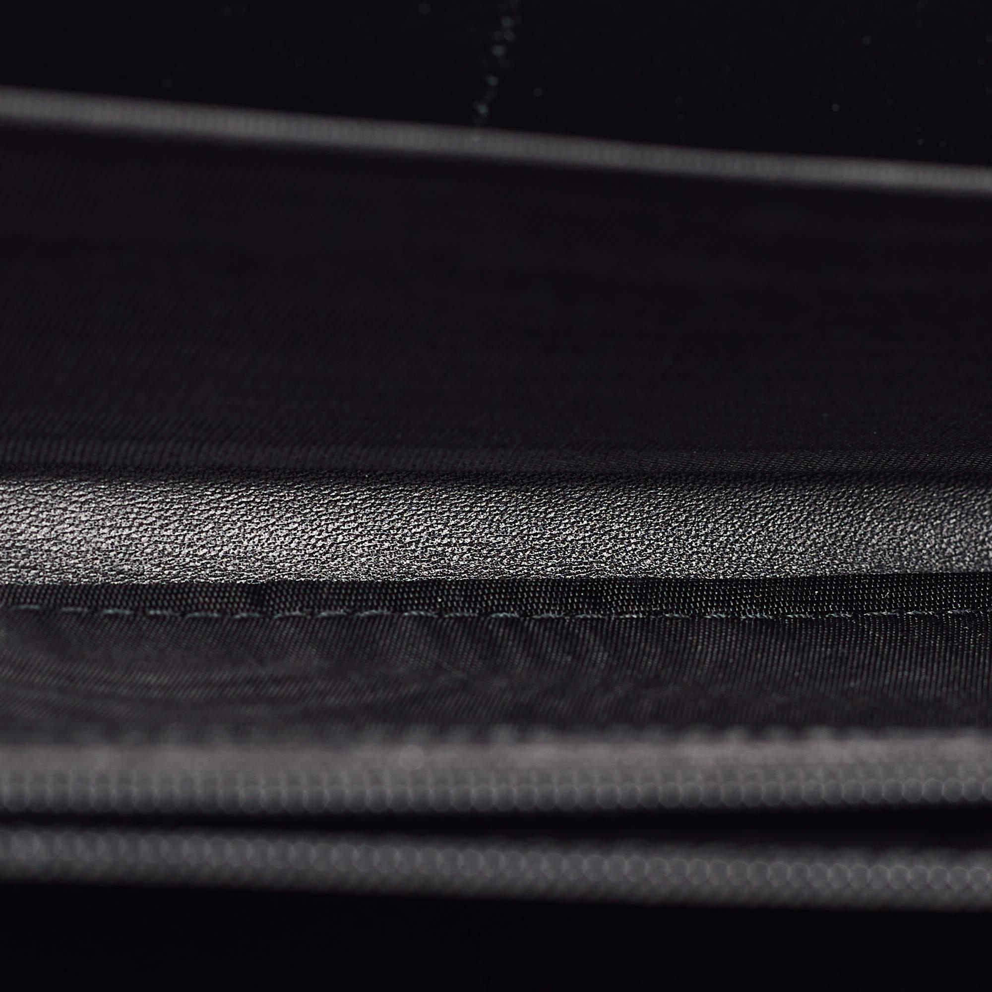 Yves Saint Laurent Black Patent Leather Belle De Jour Zip Around Wallet For Sale 9