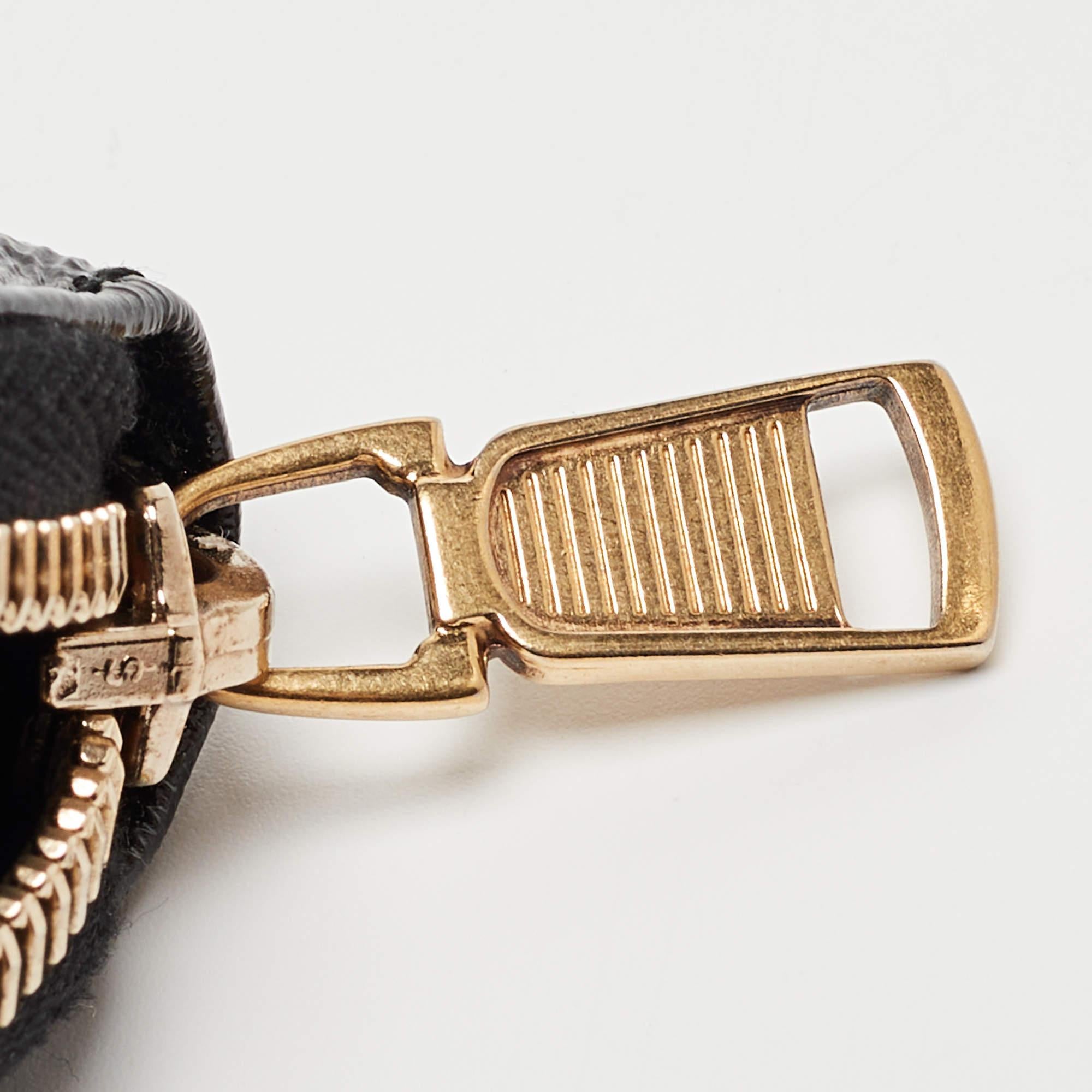 Yves Saint Laurent Black Patent Leather Belle De Jour Zip Around Wallet For Sale 5