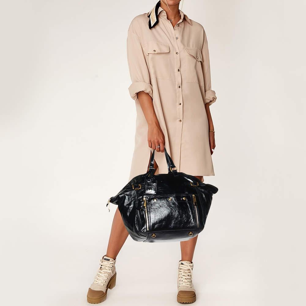This alluring tote bag for women has been designed to assist you on any day. Convenient to carry and fashionably designed  the tote is cut with skill and sewn into a great shape. It is well equipped to be a reliable accessory.