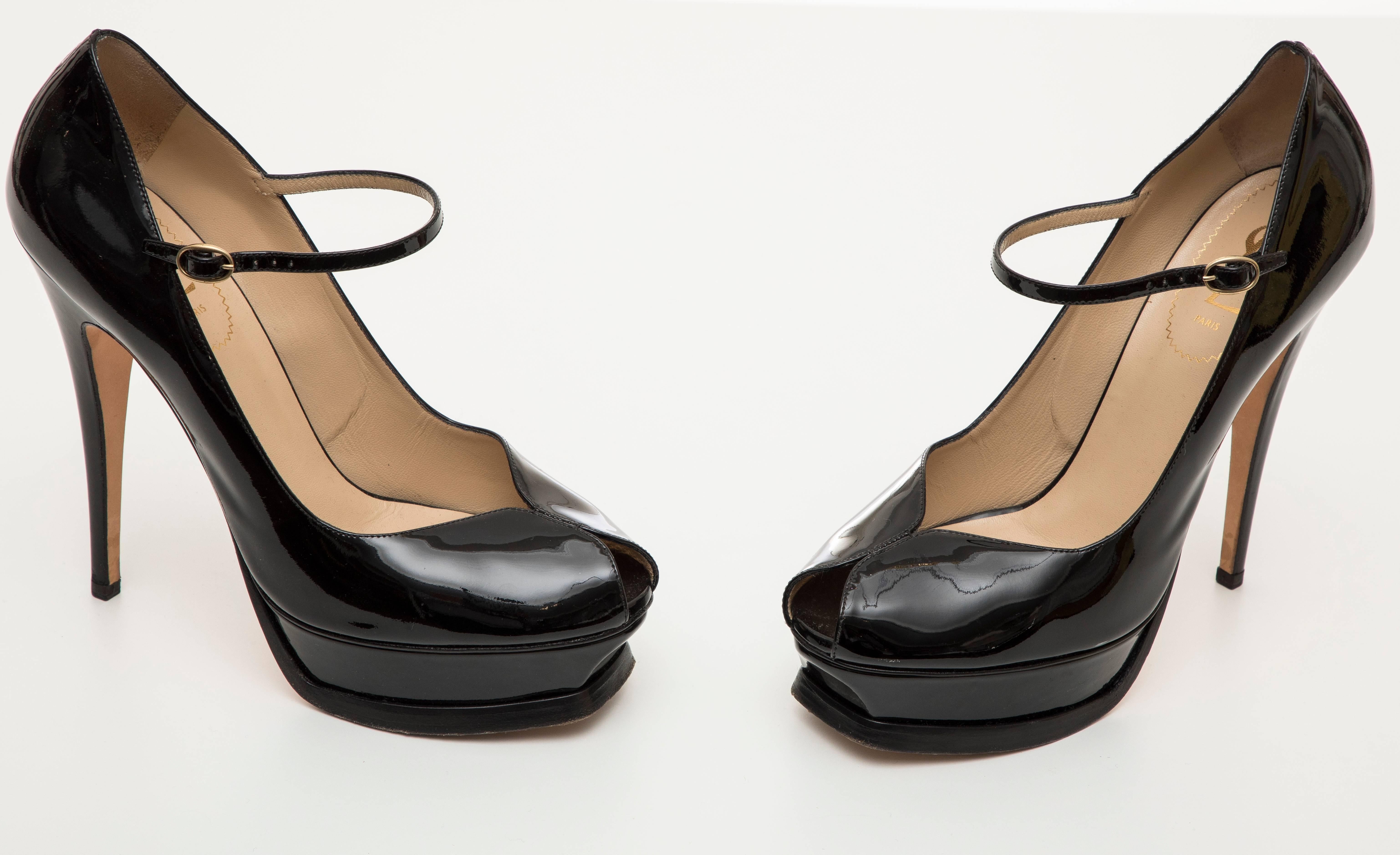 Women's Yves Saint Laurent Black Patent Leather Platform Pumps