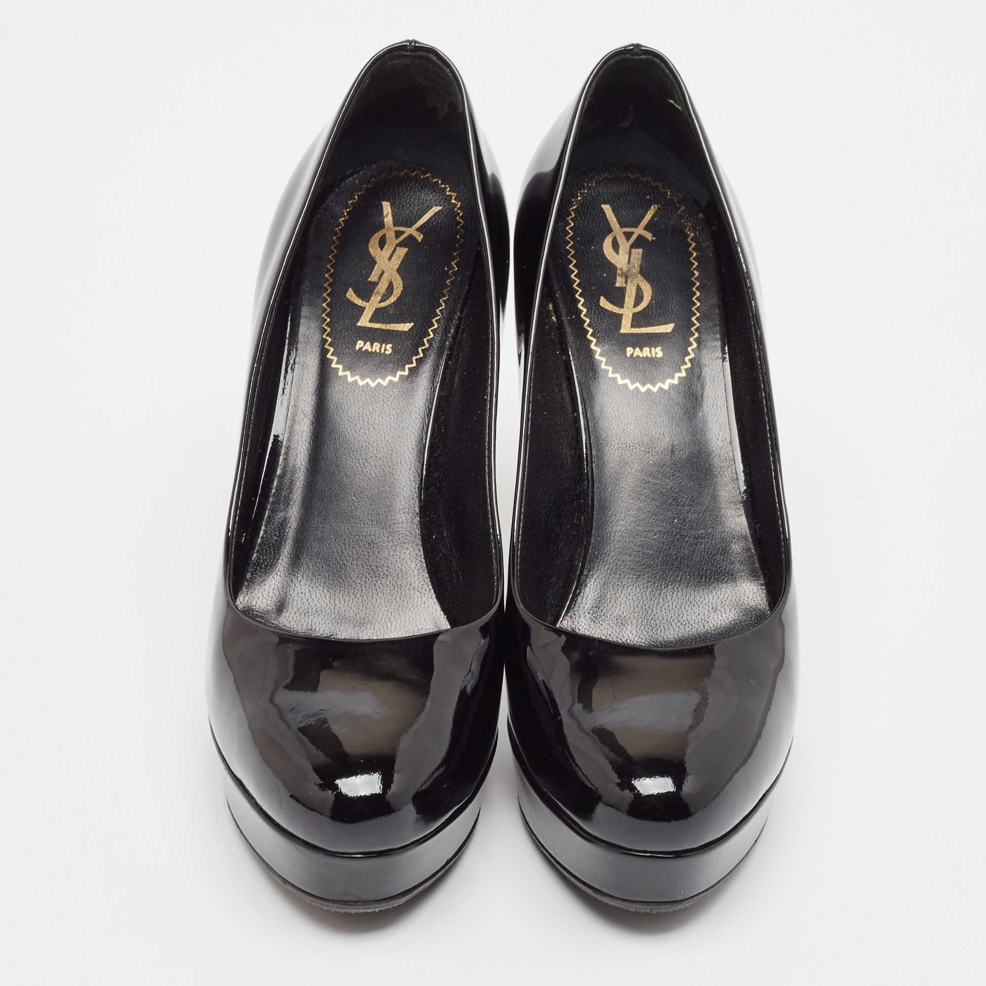 Yves Saint Laurent Black Patent Leather Platform Pumps Size 37.5 In Good Condition For Sale In Dubai, Al Qouz 2