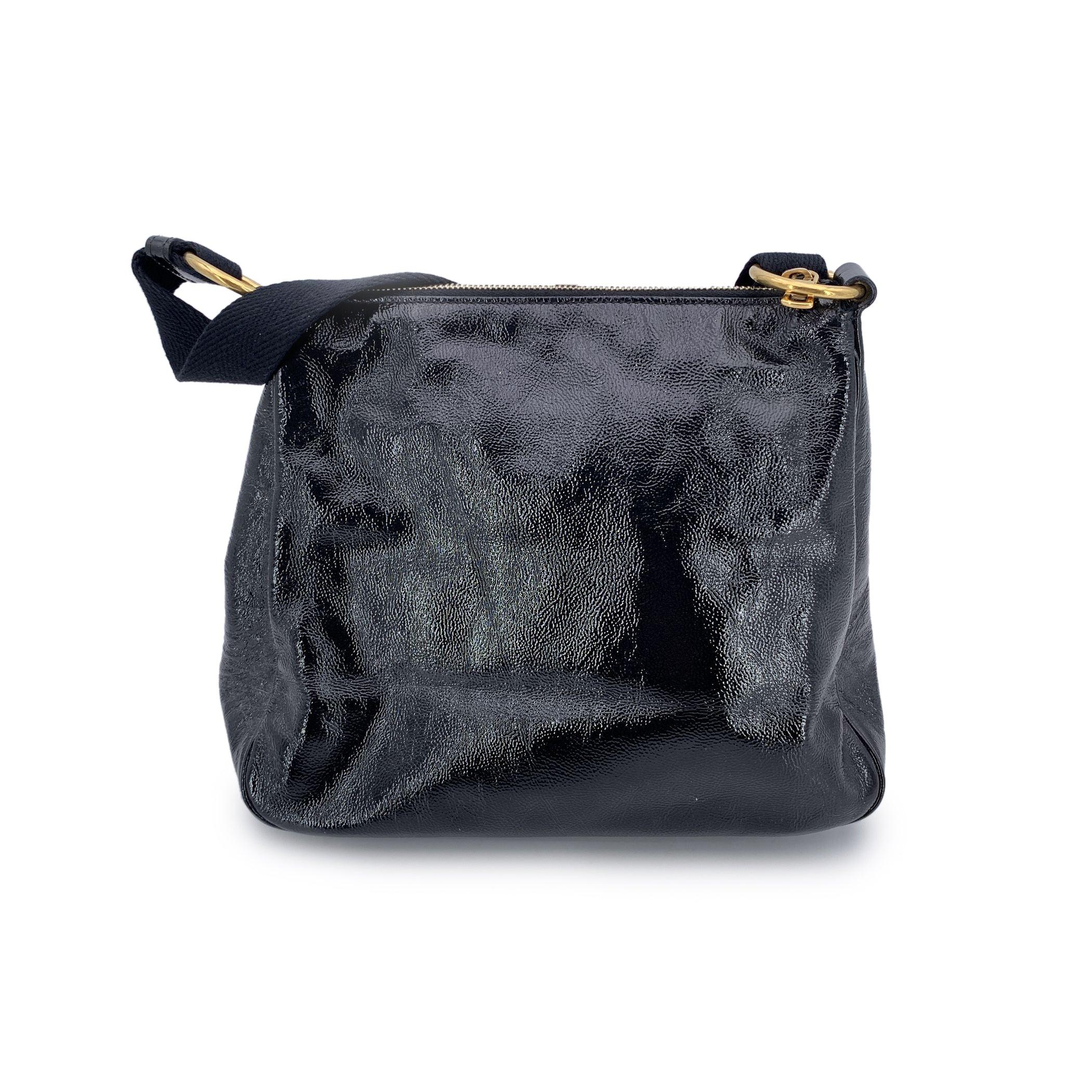 Yves Saint Laurent Black Patent Leather Y-Mail Shoulder Bag In Excellent Condition For Sale In Rome, Rome