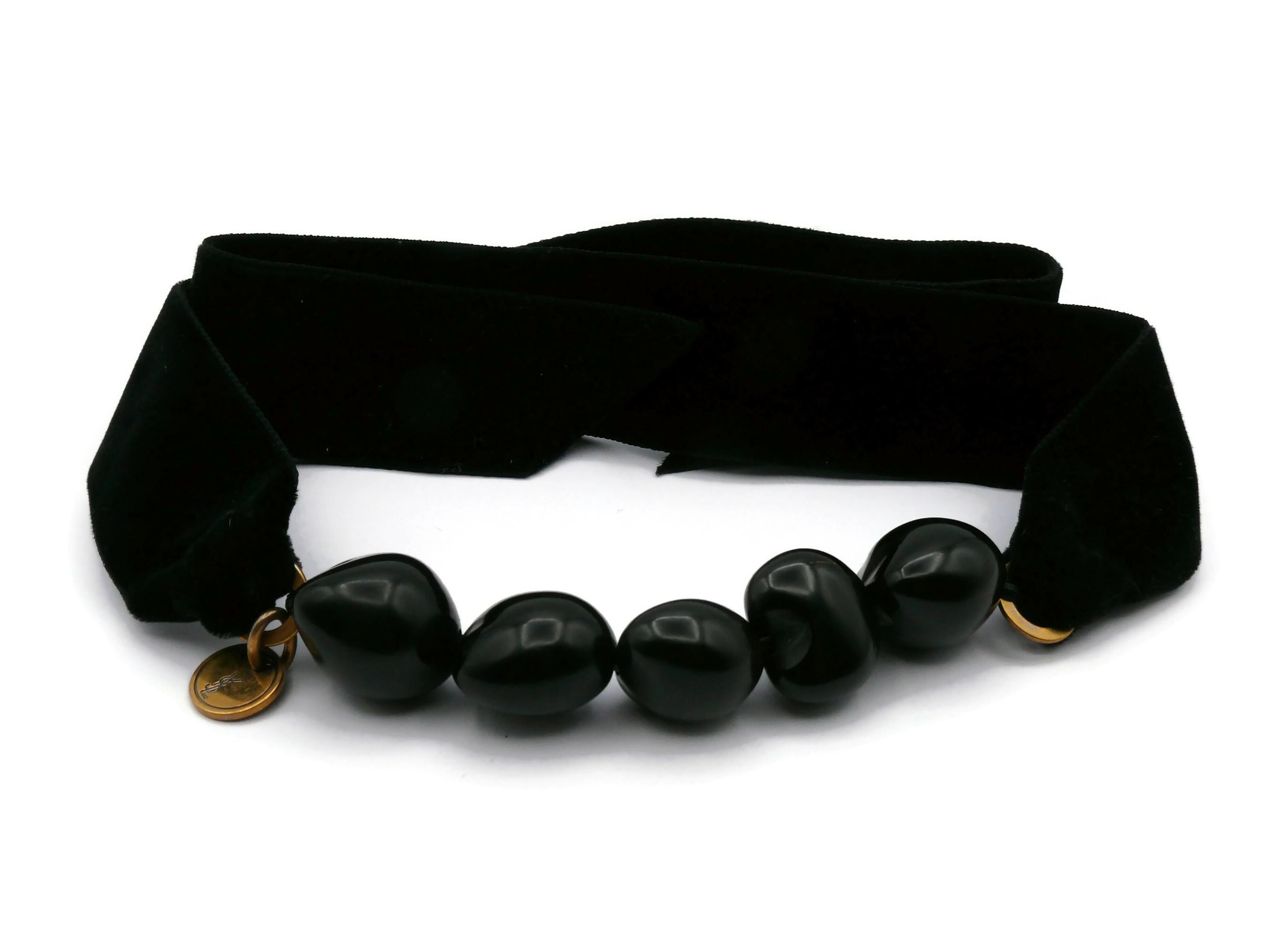 YVES SAINT LAURENT Black Resin Bead and Velvet Choker Necklace & Bracelet In Good Condition For Sale In Nice, FR
