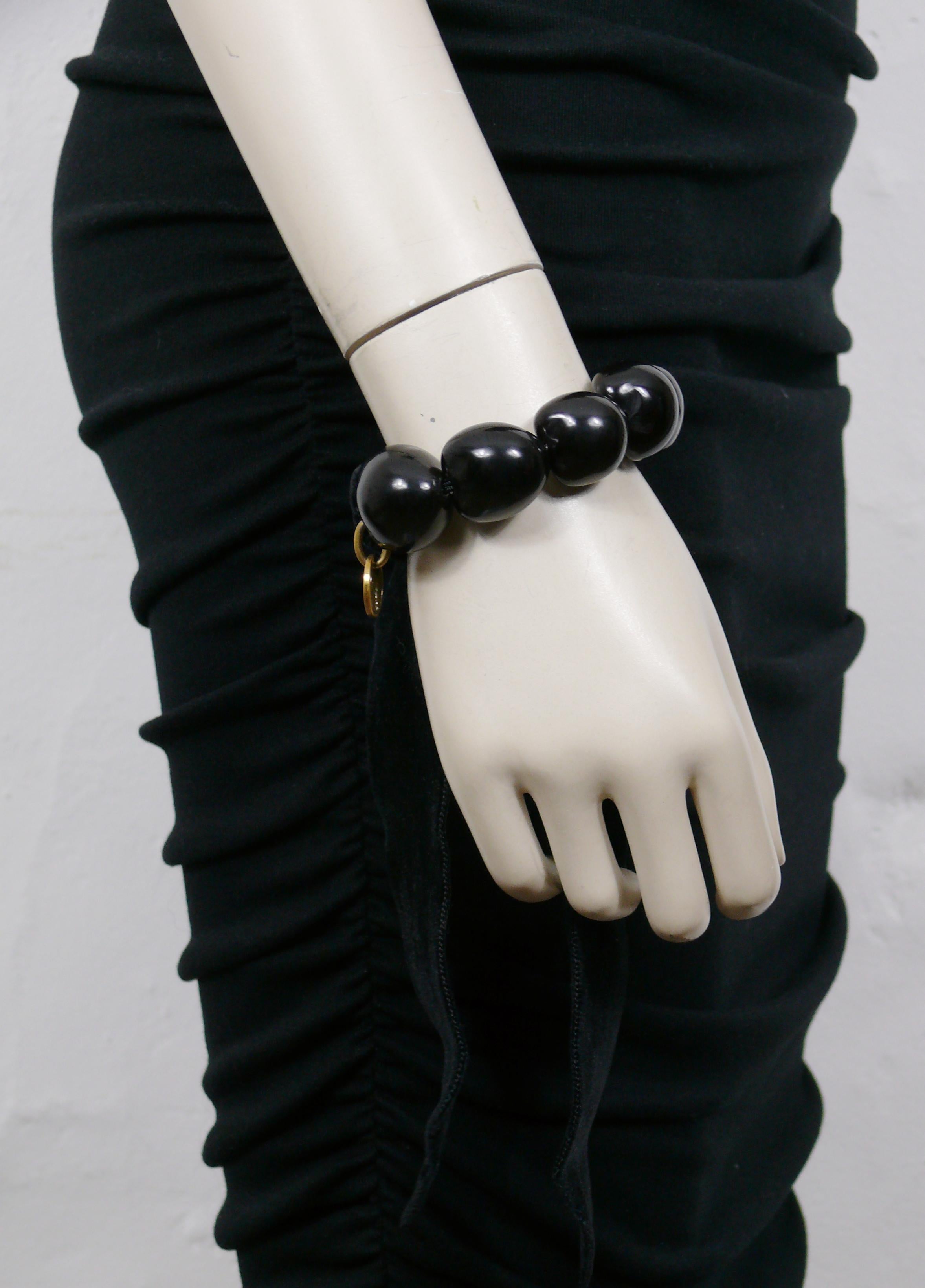 Women's YVES SAINT LAURENT Black Resin Bead and Velvet Choker Necklace & Bracelet For Sale