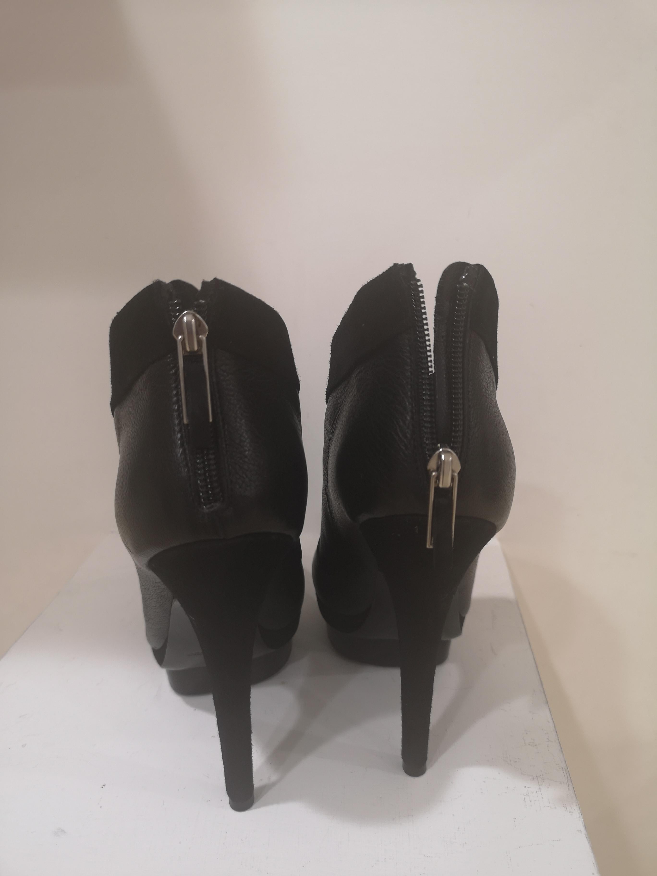 Yves Saint Laurent Black shoes For Sale 5