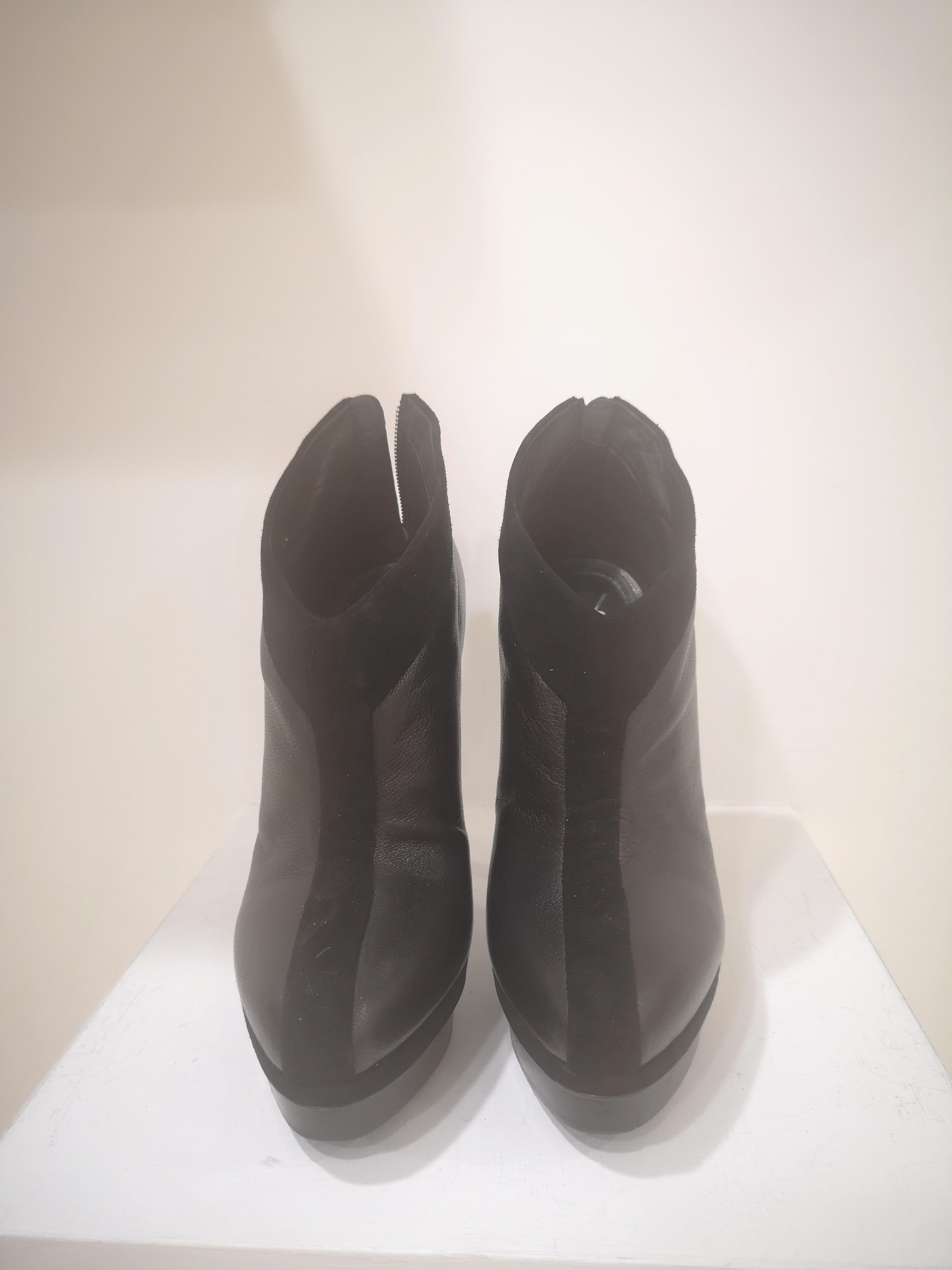 Women's Yves Saint Laurent Black shoes For Sale