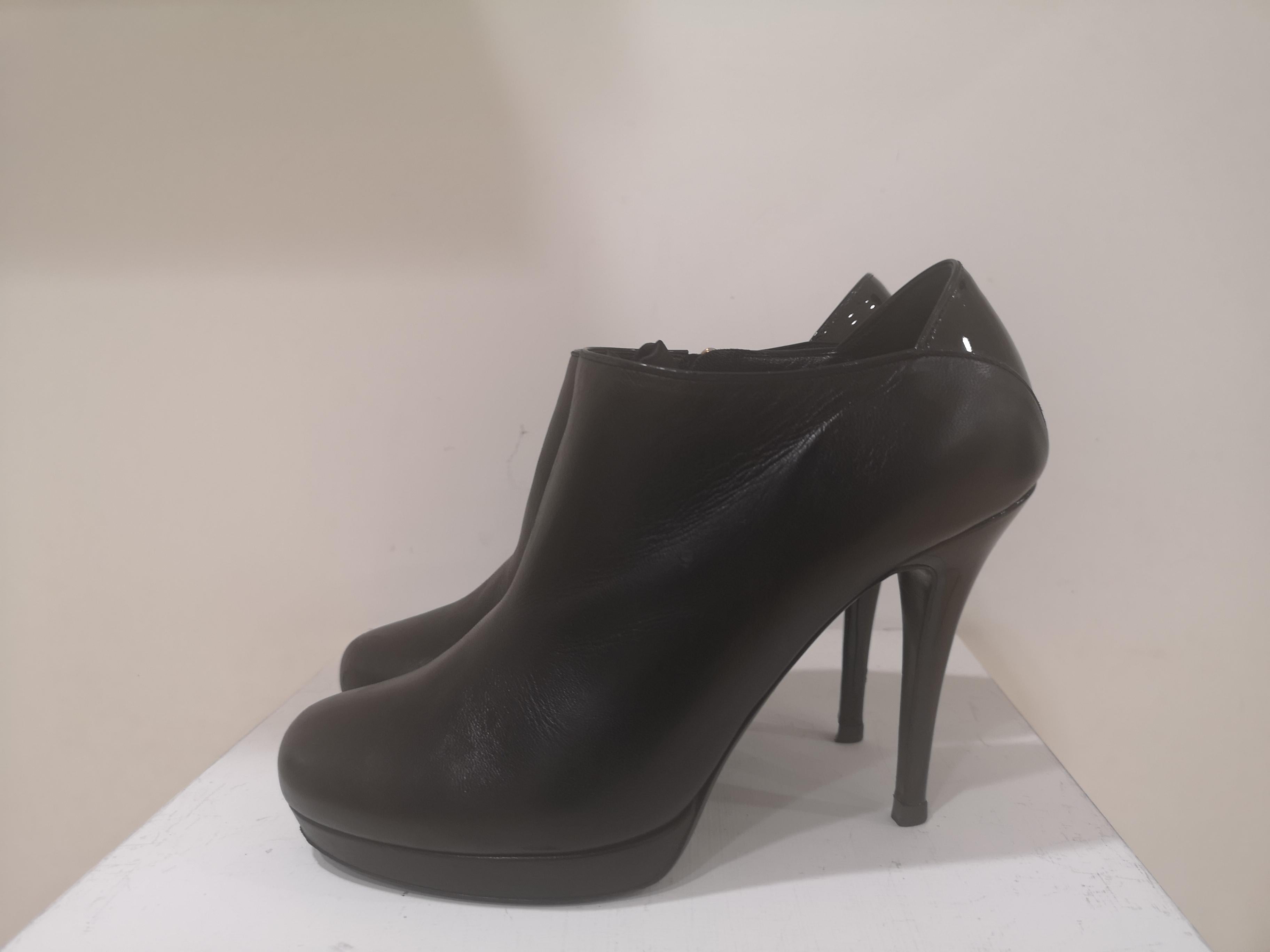 Yves Saint Laurent Black Shoes For Sale 1