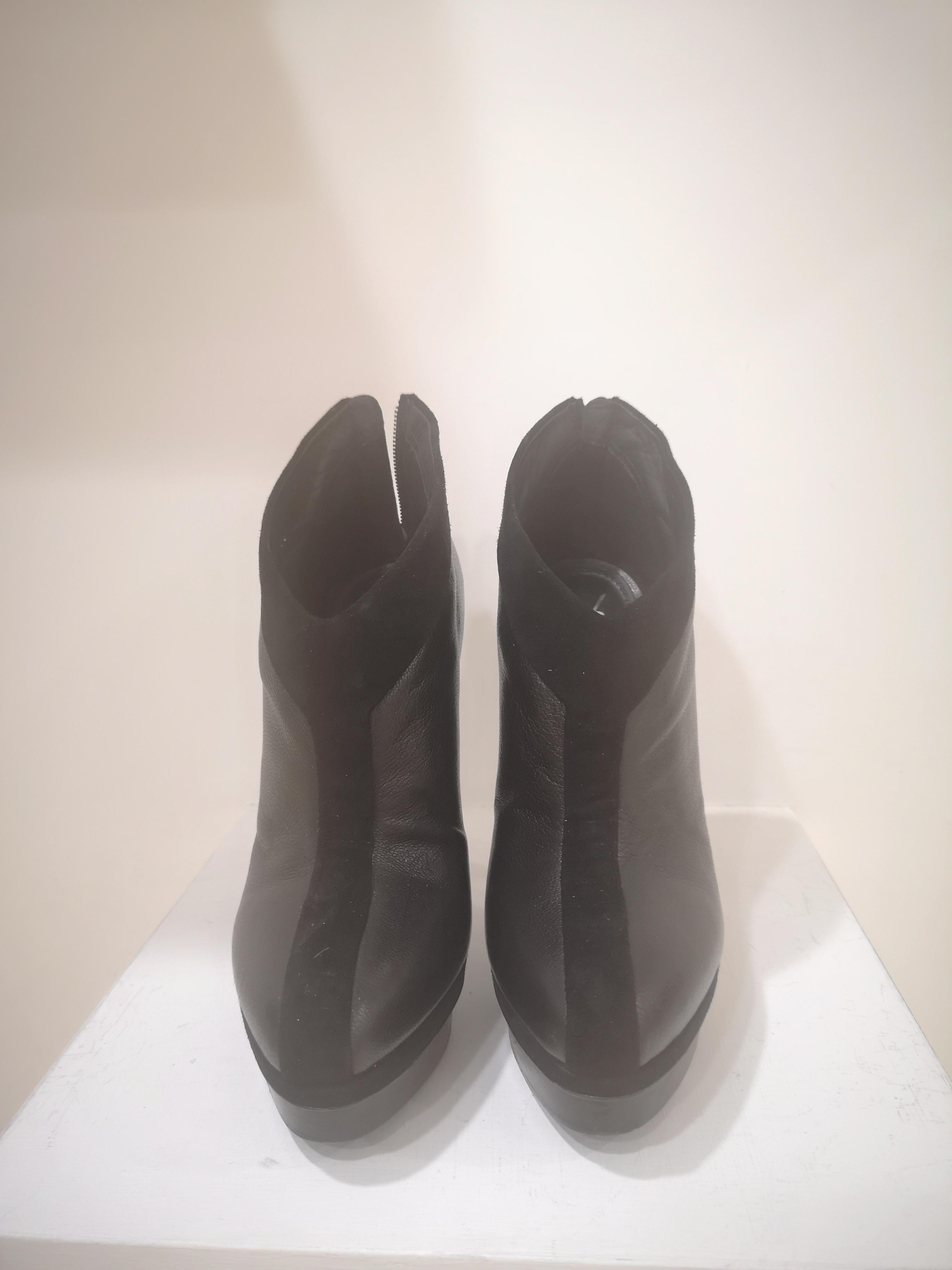 Yves Saint Laurent Black shoes For Sale 1