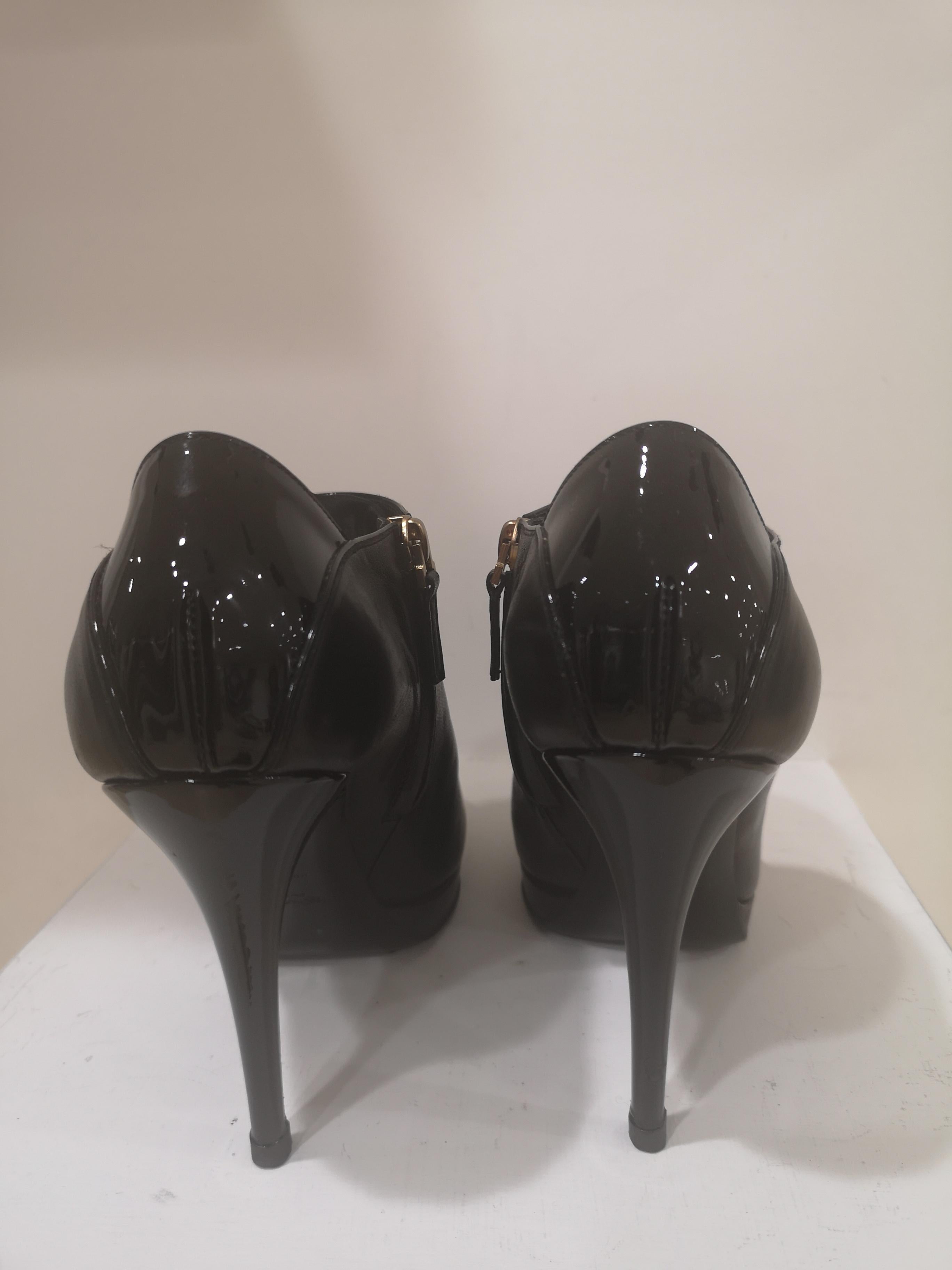 Yves Saint Laurent Black Shoes For Sale 2